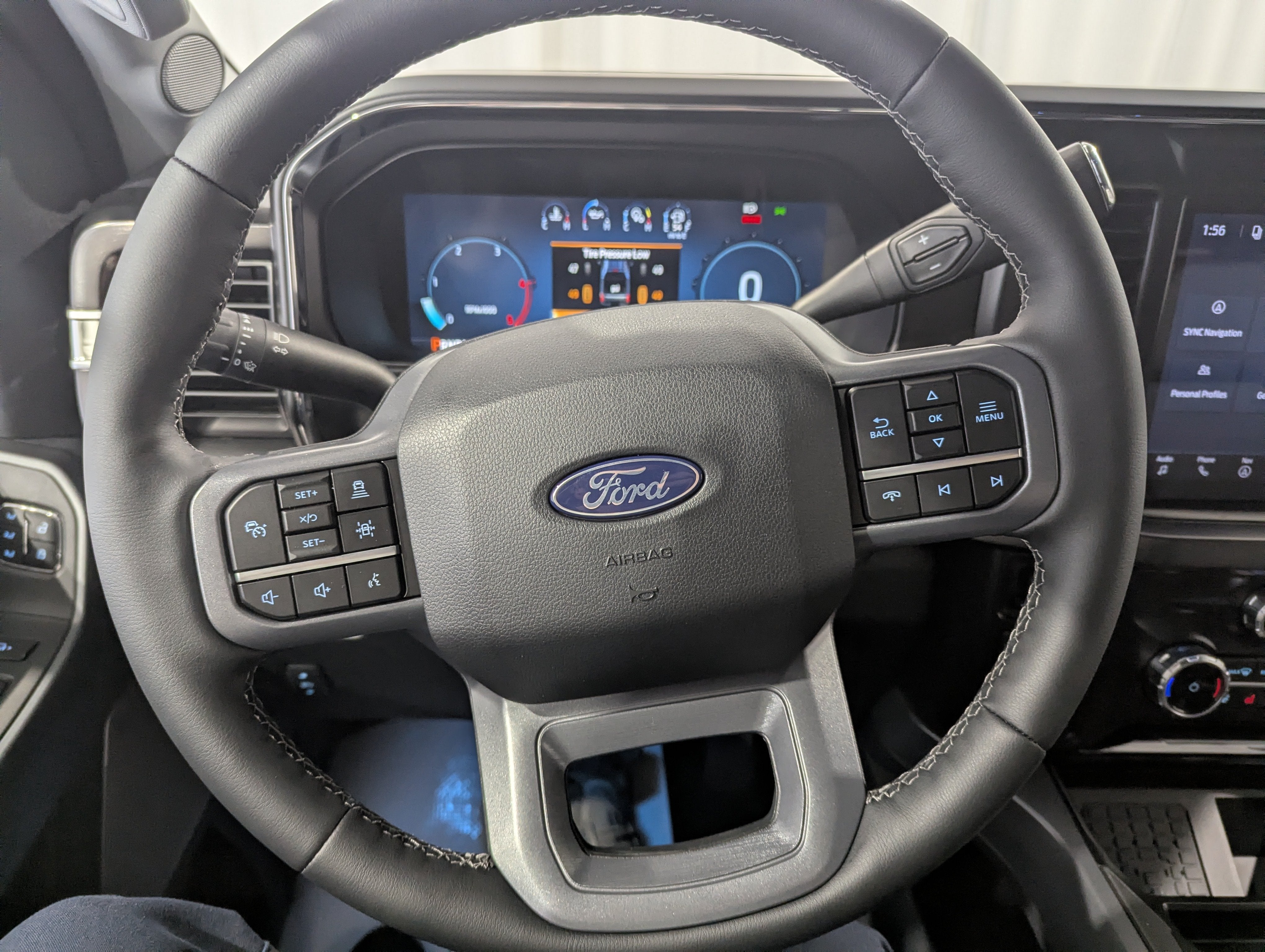 2027 Ford Super Duty F-350 SRW LARIAT