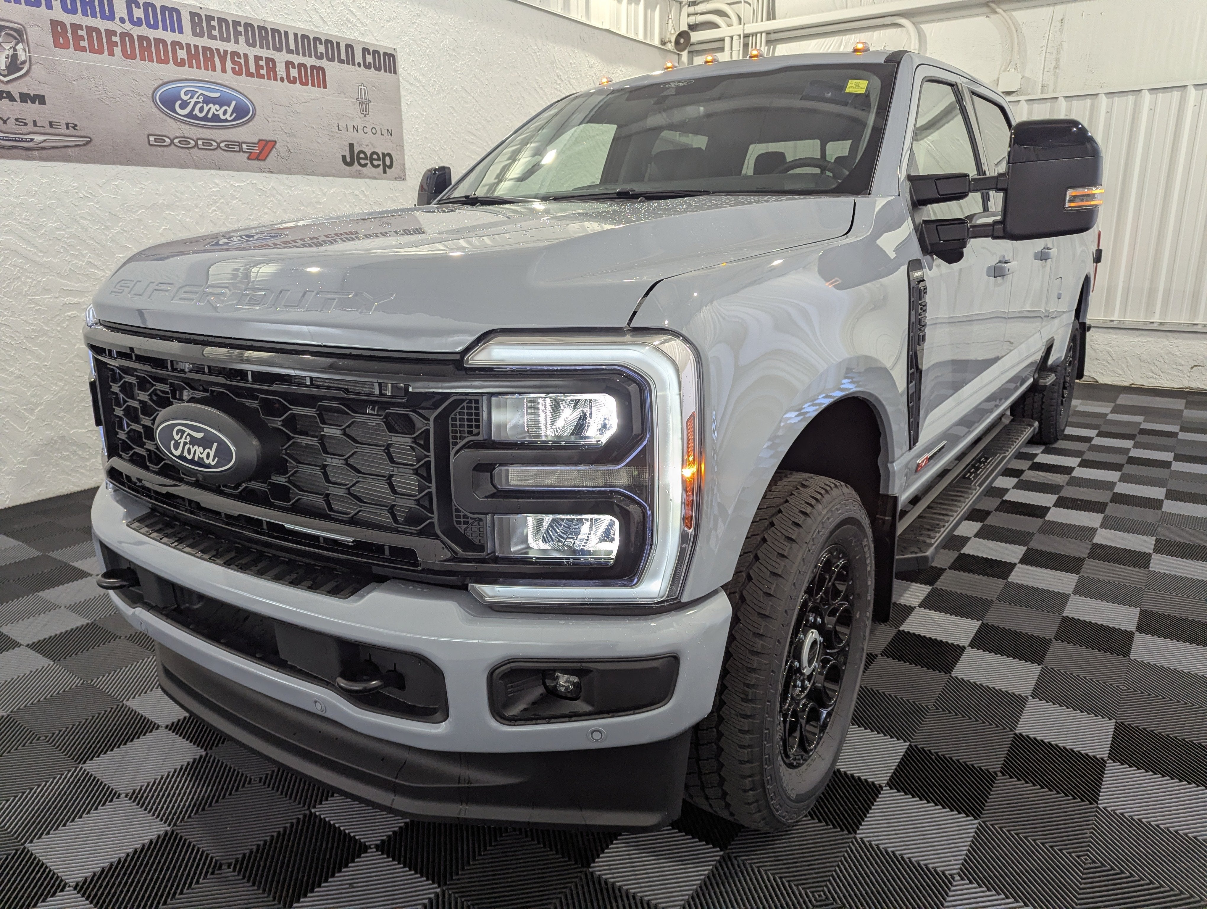 2027 Ford Super Duty F-350 SRW LARIAT