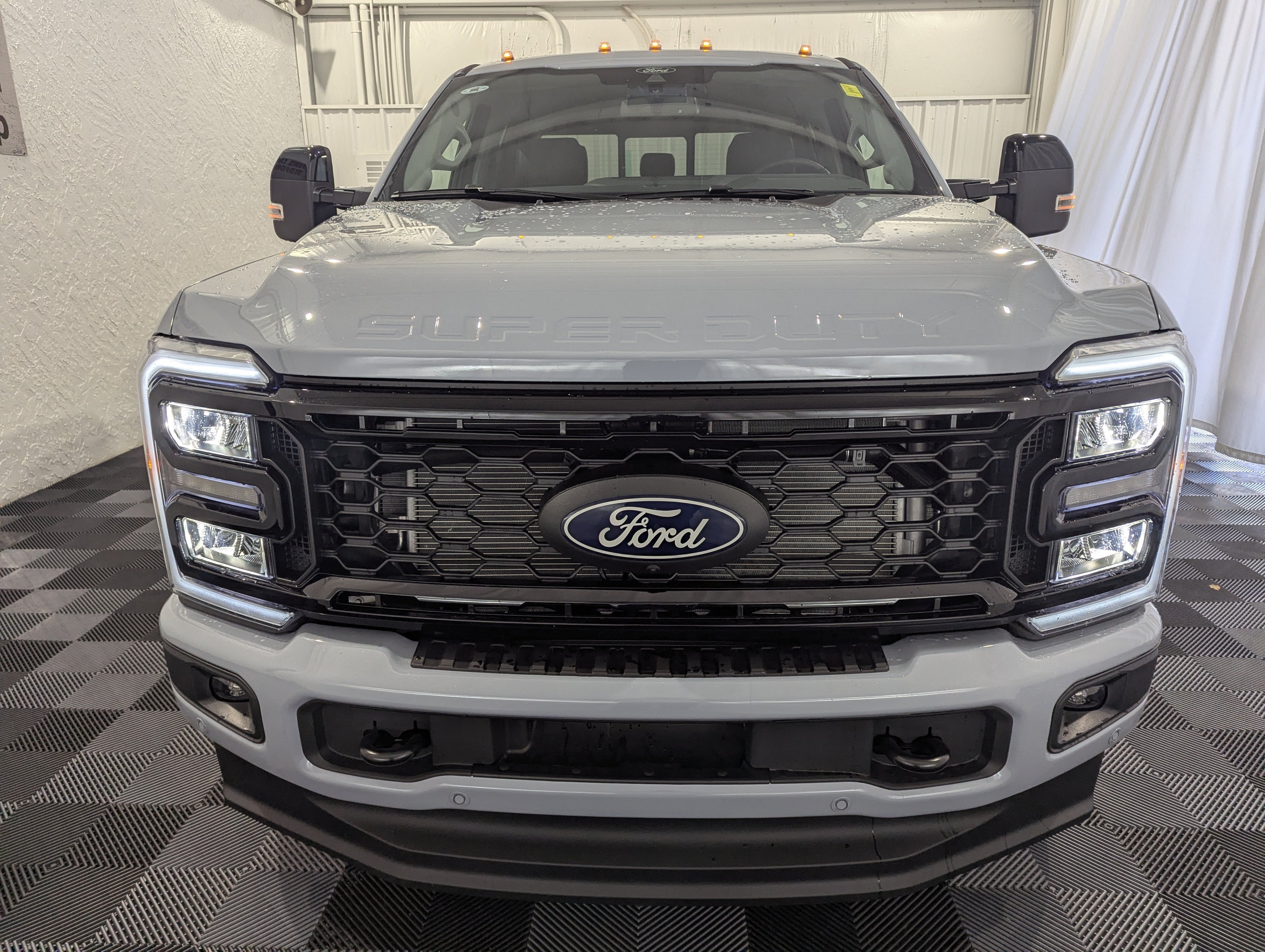 2027 Ford Super Duty F-350 SRW LARIAT