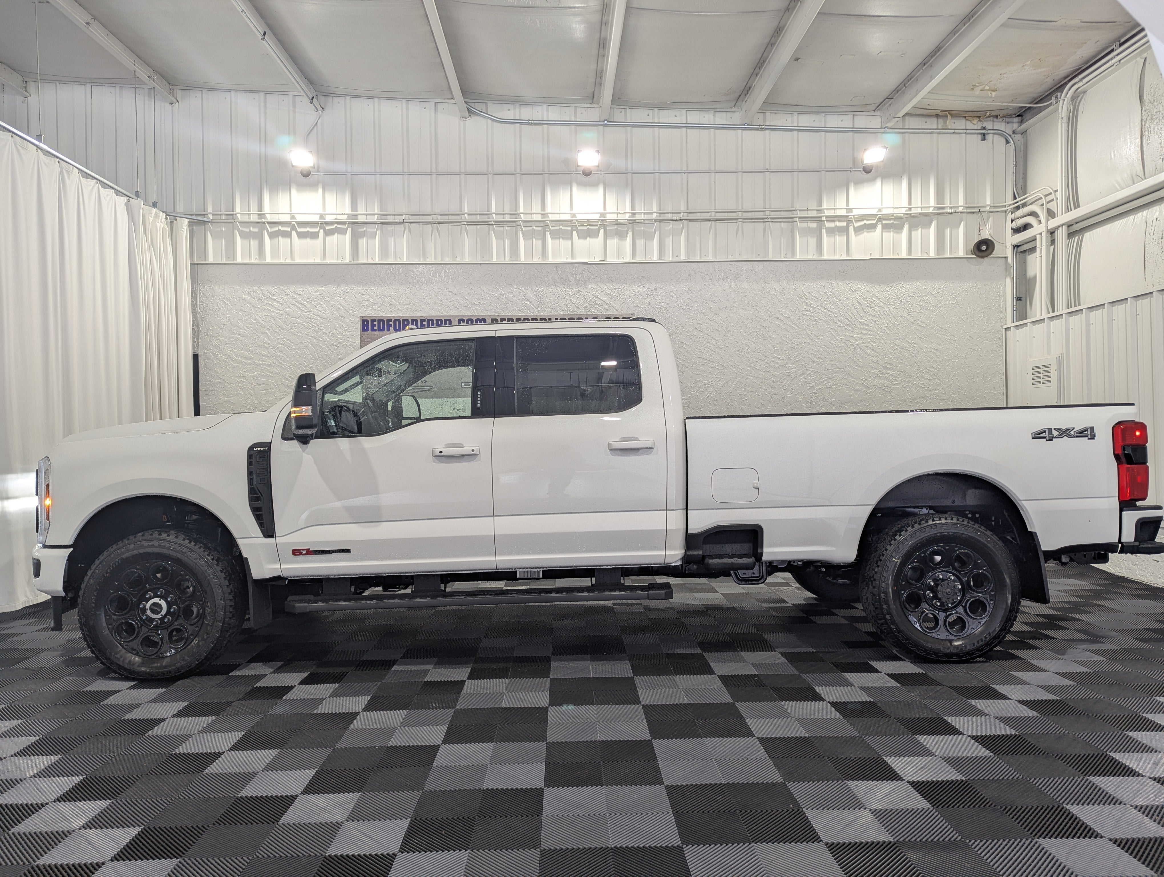 2027 Ford Super Duty F-350 SRW Lariat