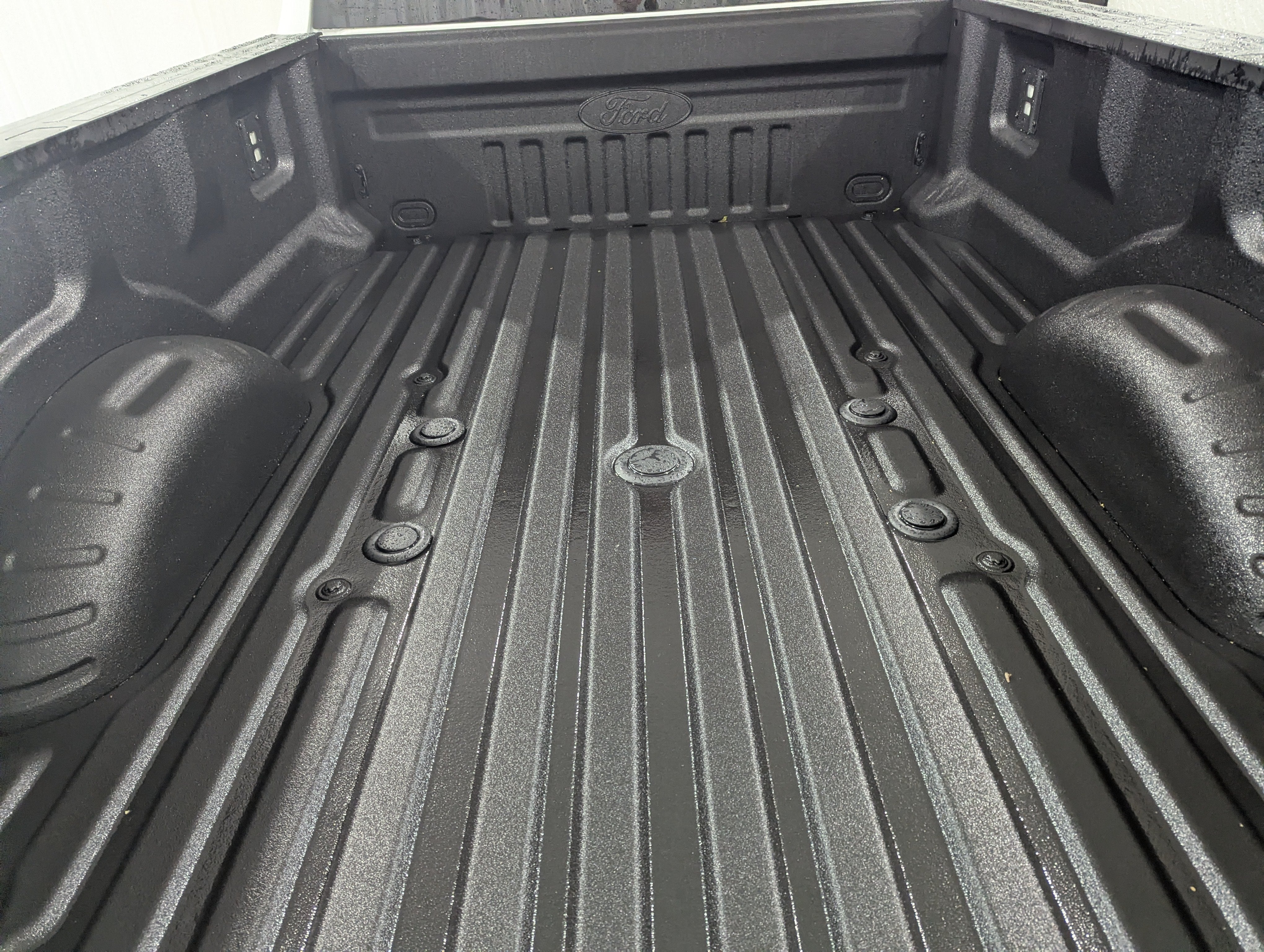 2027 Ford Super Duty F-350 SRW Lariat
