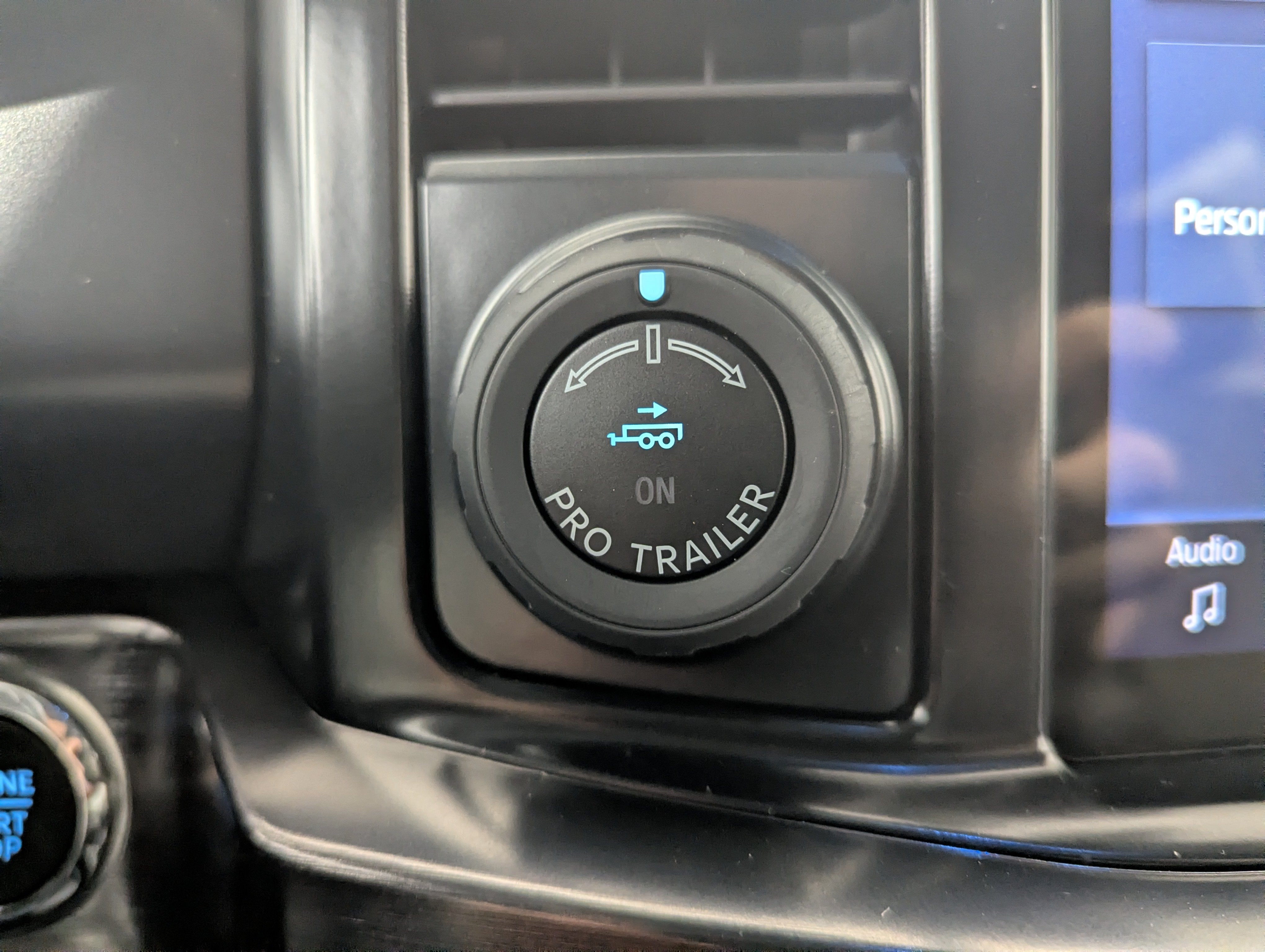 2027 Ford Super Duty F-350 SRW Lariat