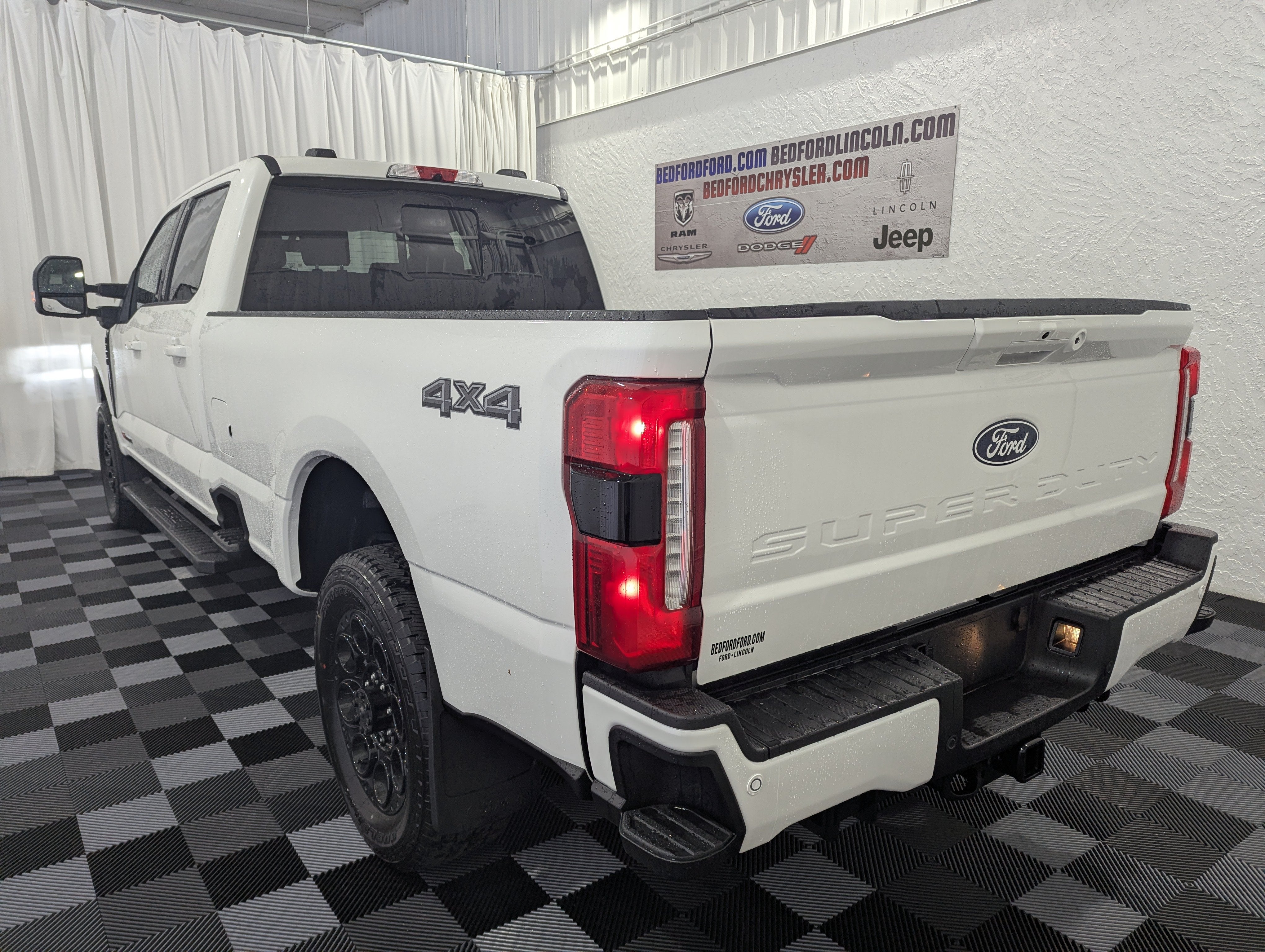 2027 Ford Super Duty F-350 SRW Lariat