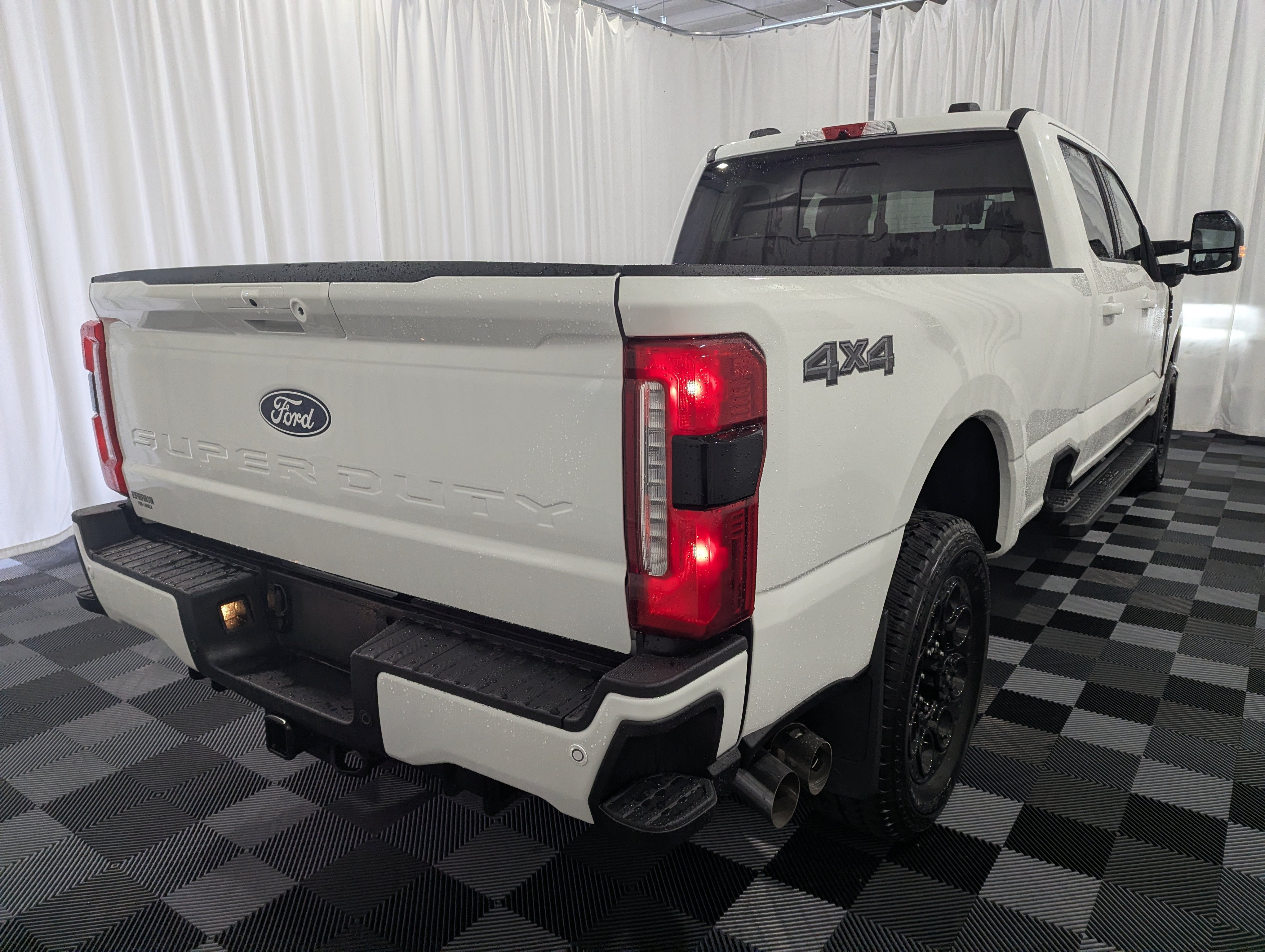 2027 Ford Super Duty F-350 SRW Lariat