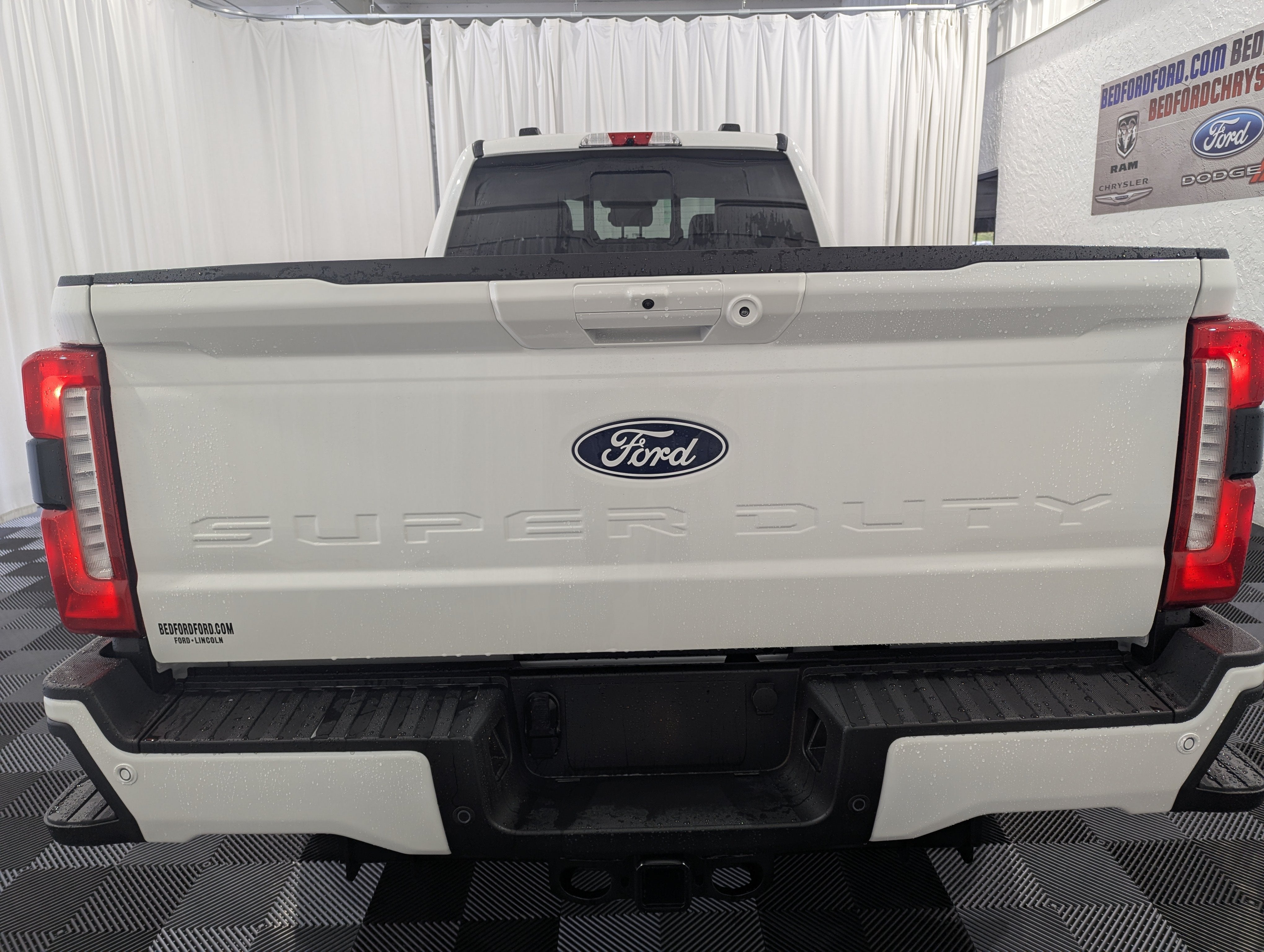 2027 Ford Super Duty F-350 SRW Lariat