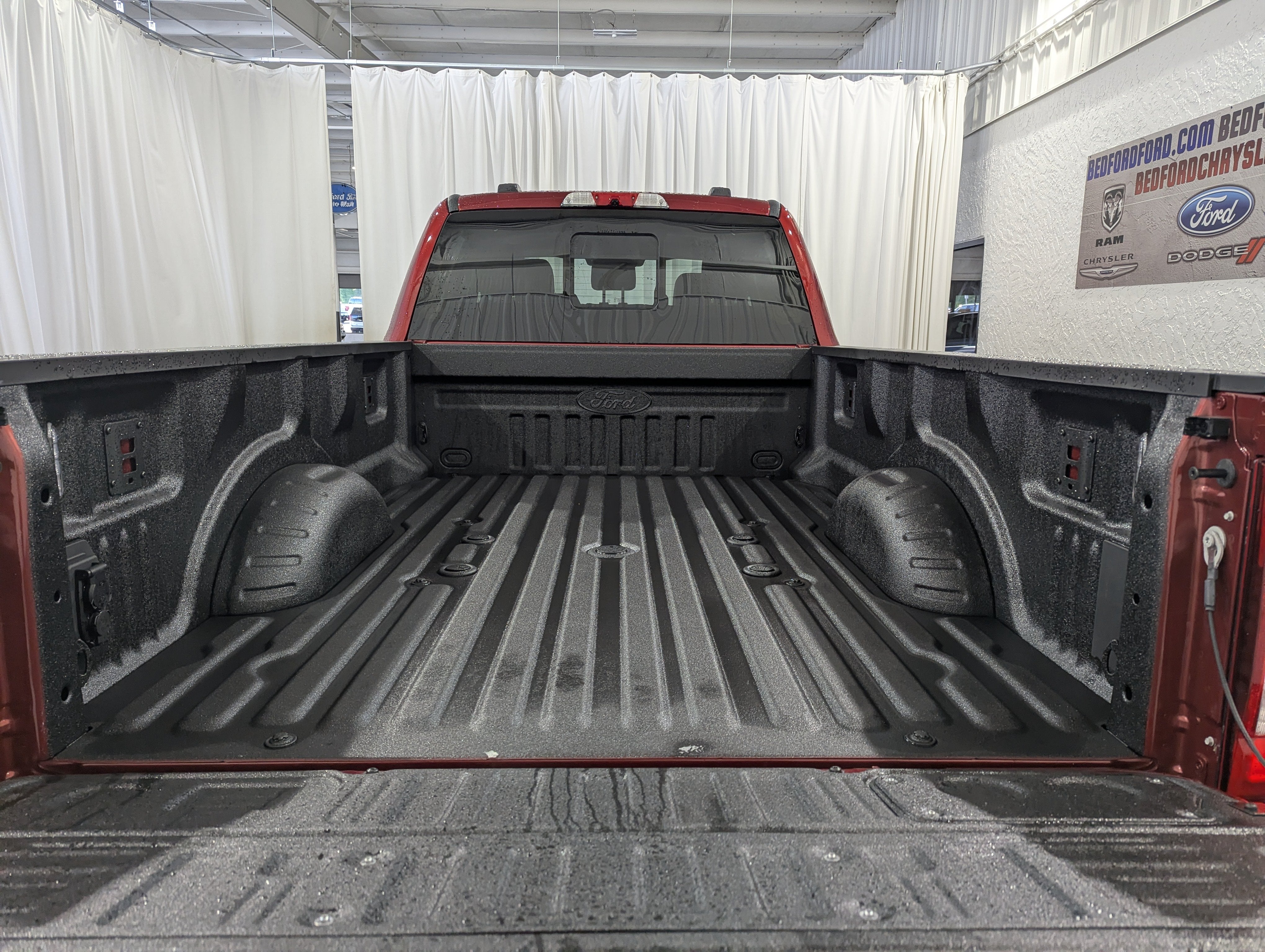 2027 Ford Super Duty F-350 SRW Lariat