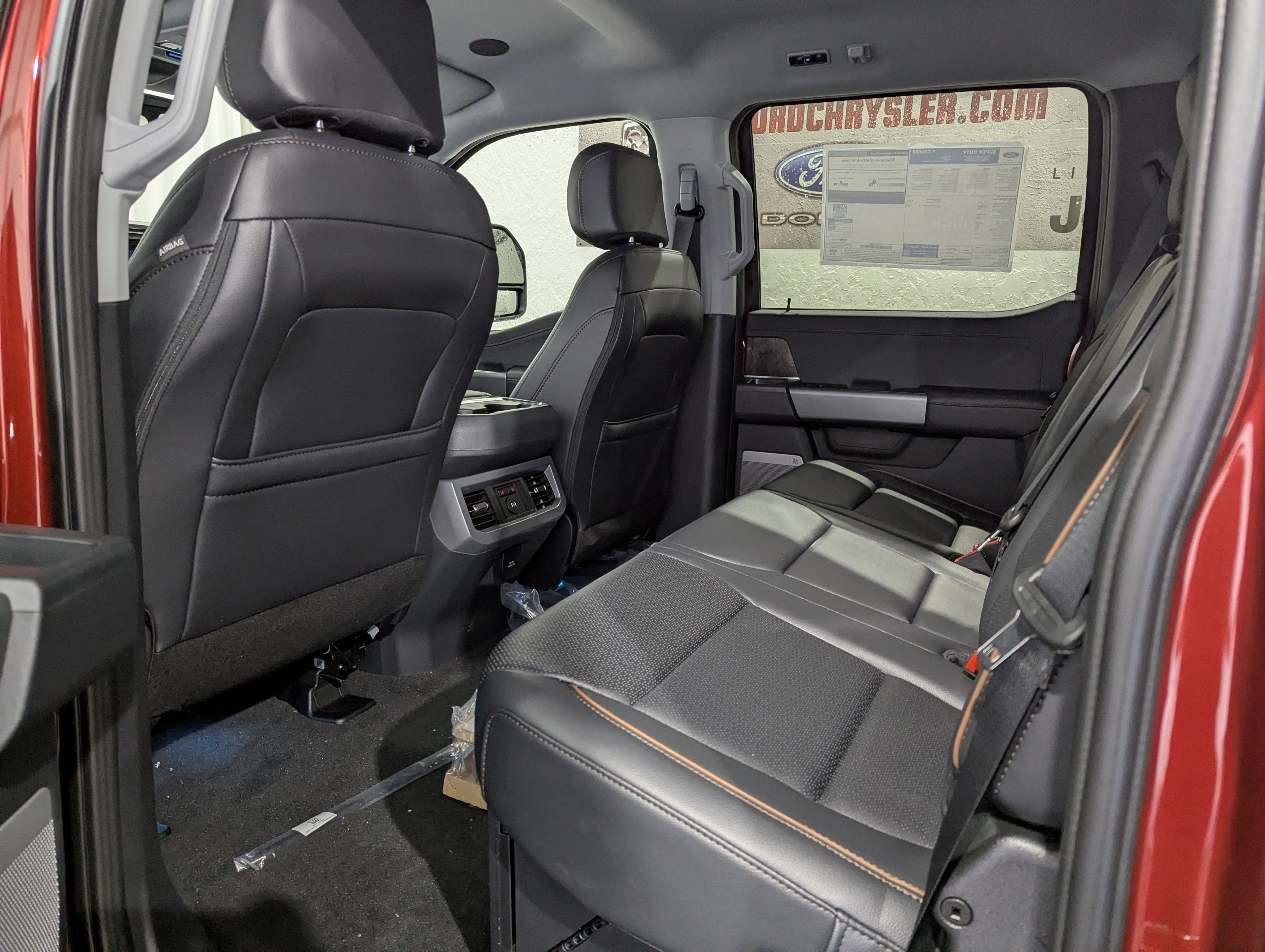 2027 Ford Super Duty F-350 SRW Lariat