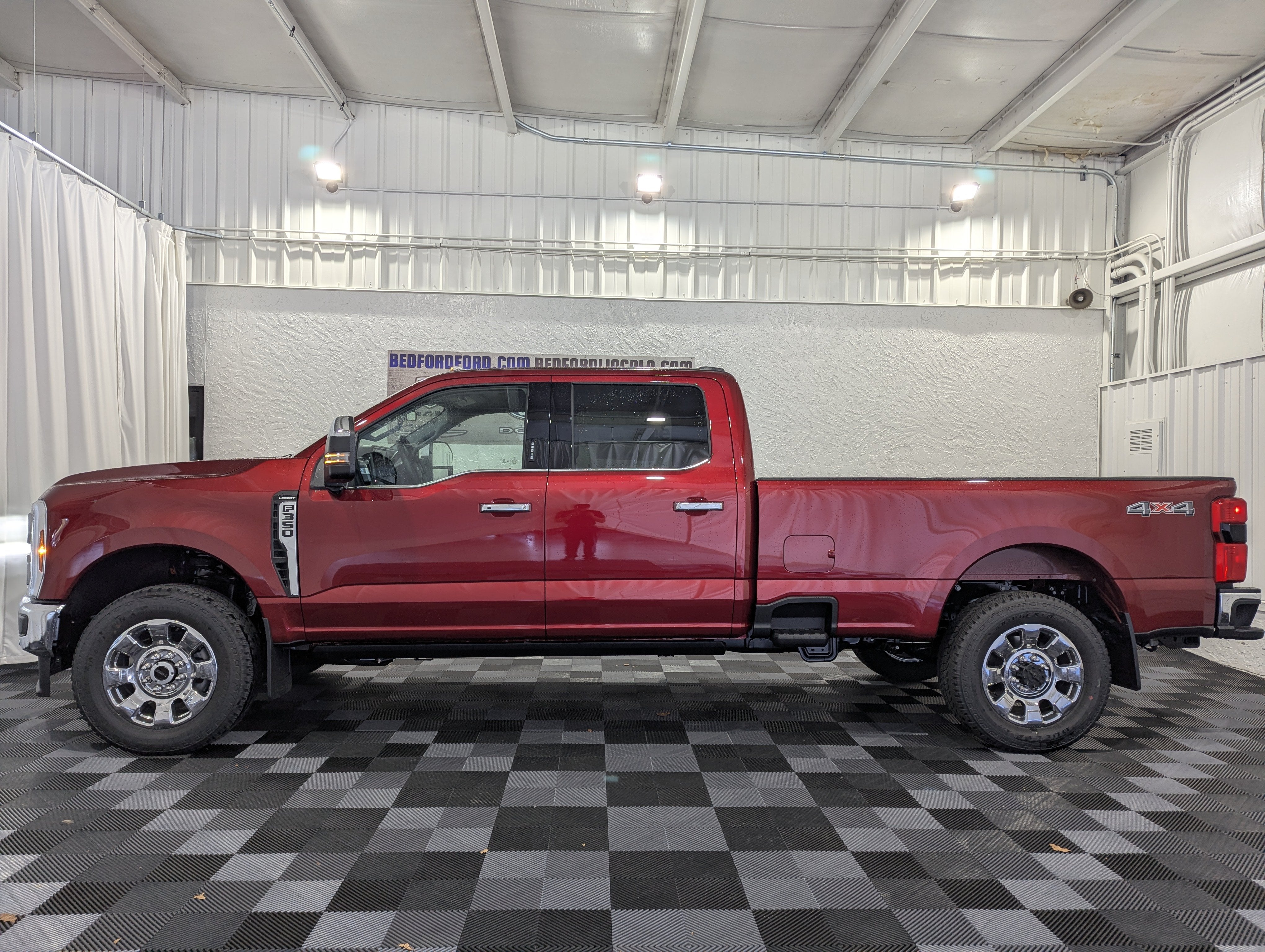 2027 Ford Super Duty F-350 SRW Lariat