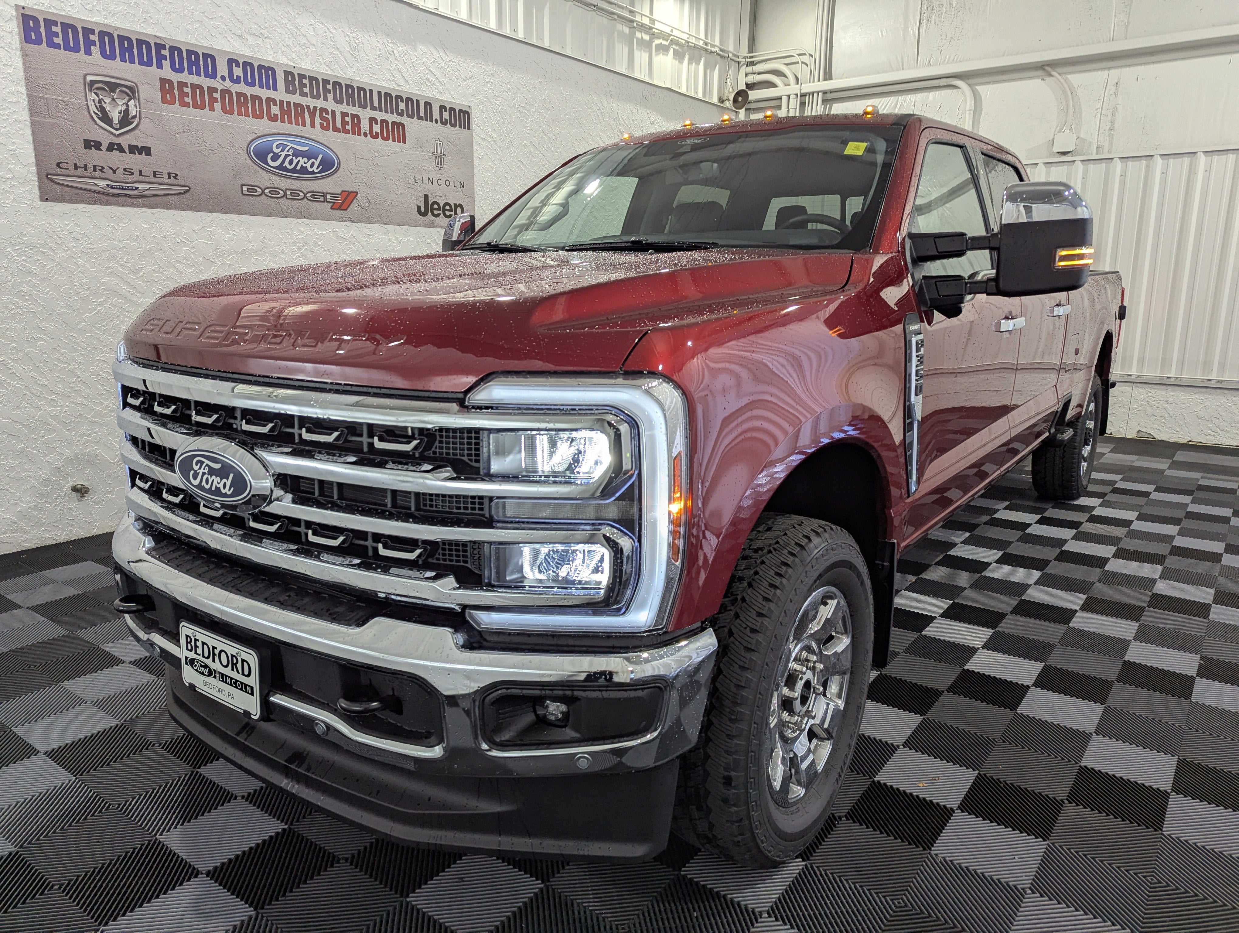 2027 Ford Super Duty F-350 SRW Lariat