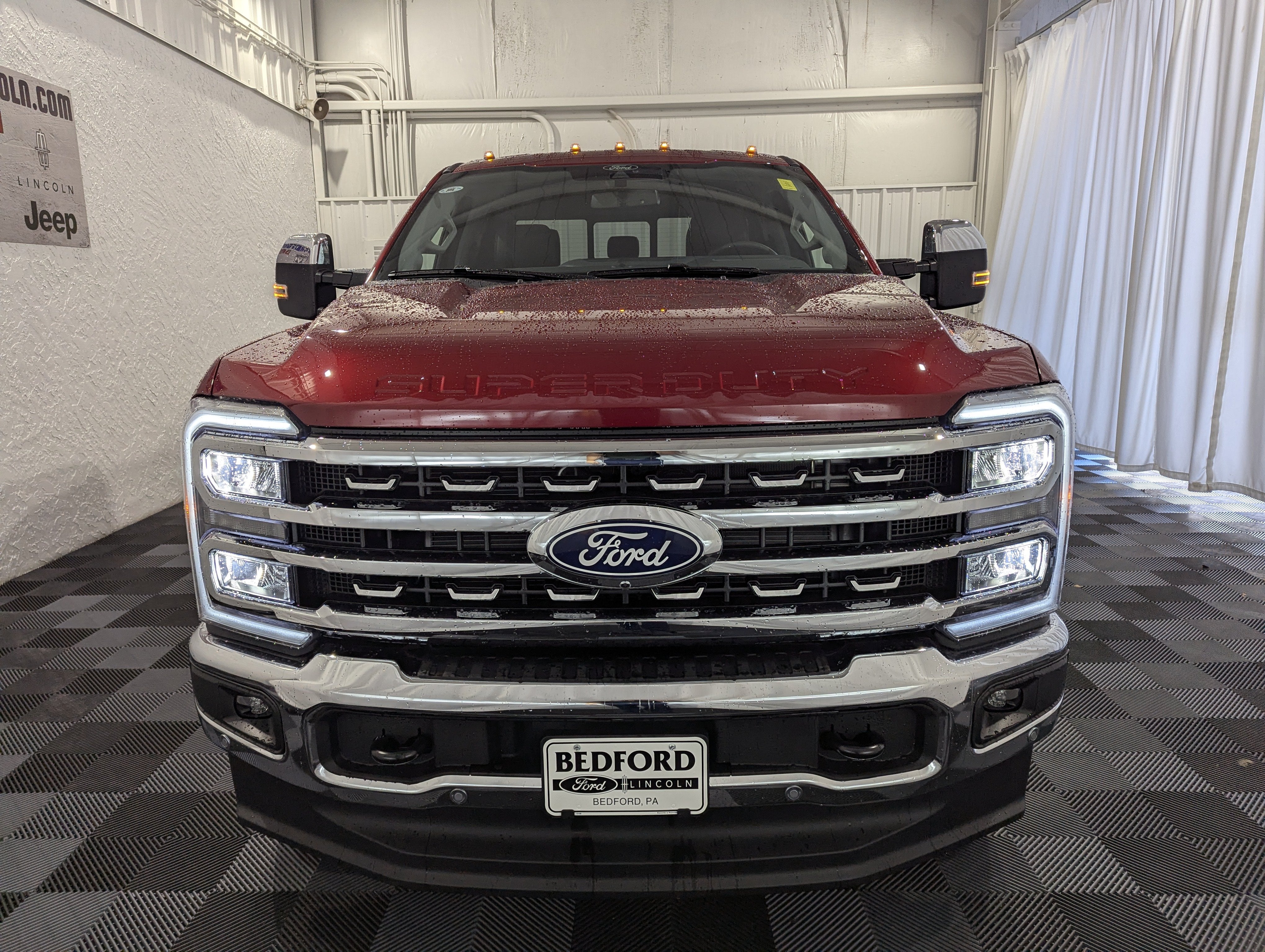 2027 Ford Super Duty F-350 SRW Lariat