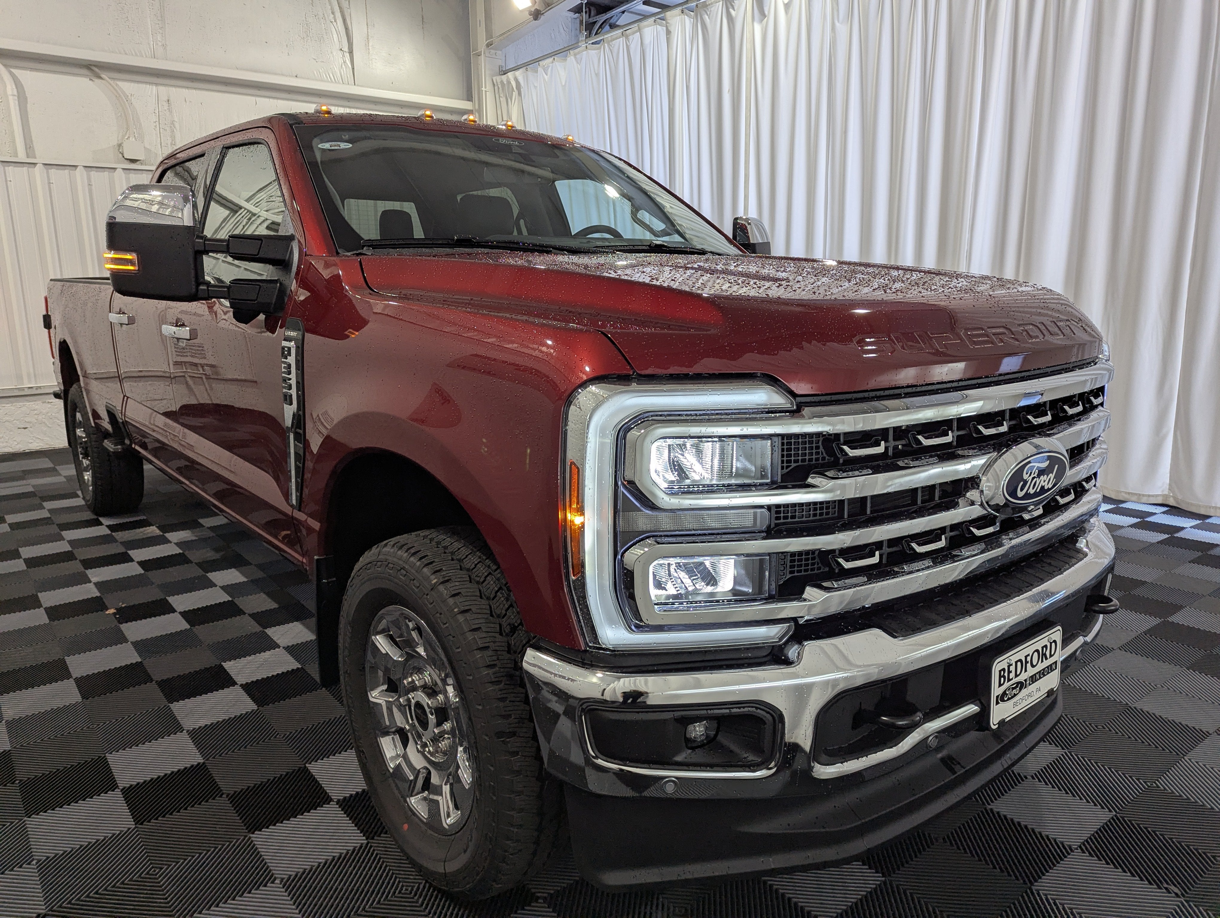 2027 Ford Super Duty F-350 SRW Lariat