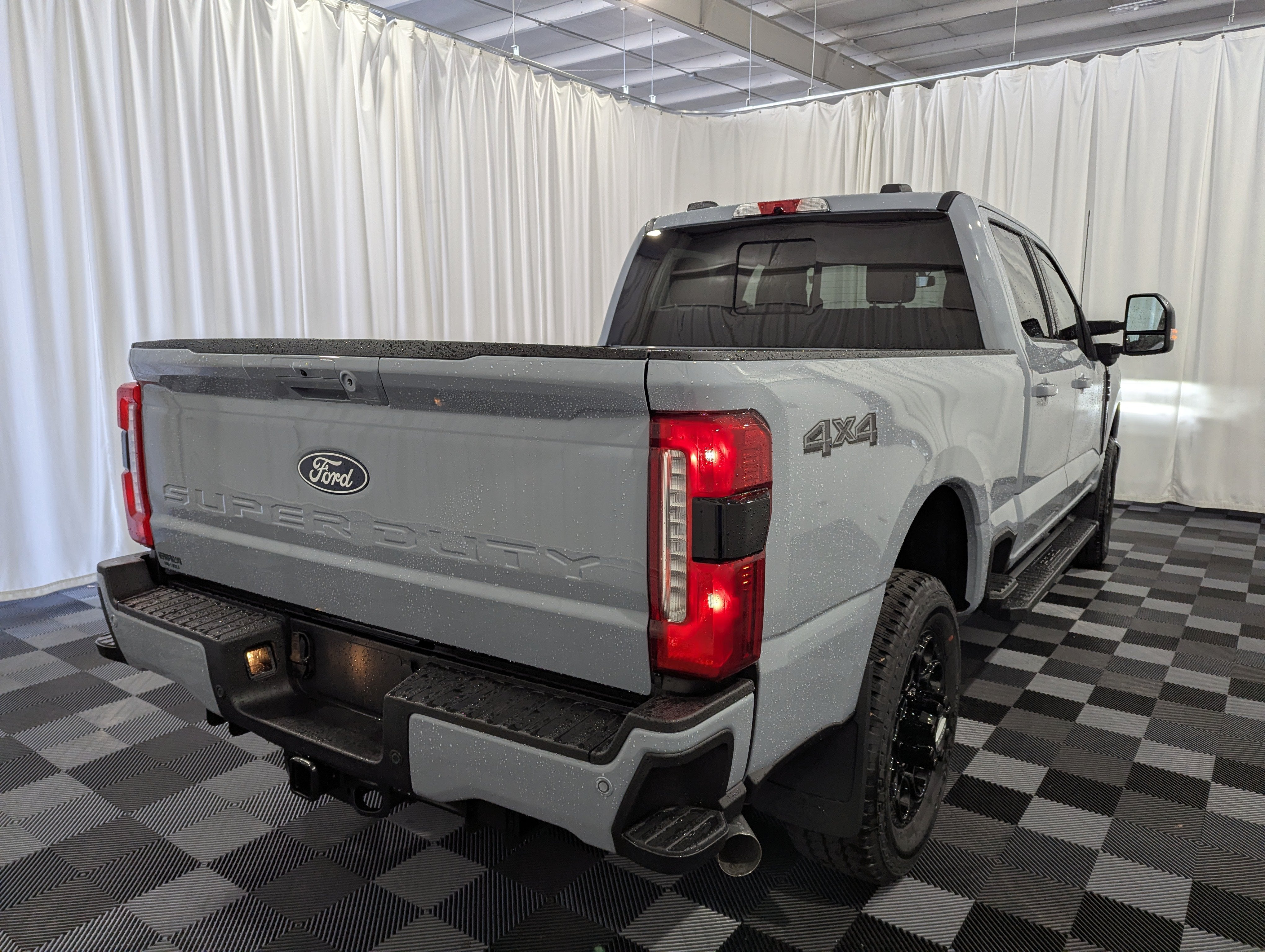 2027 Ford Super Duty F-350 SRW LARIAT