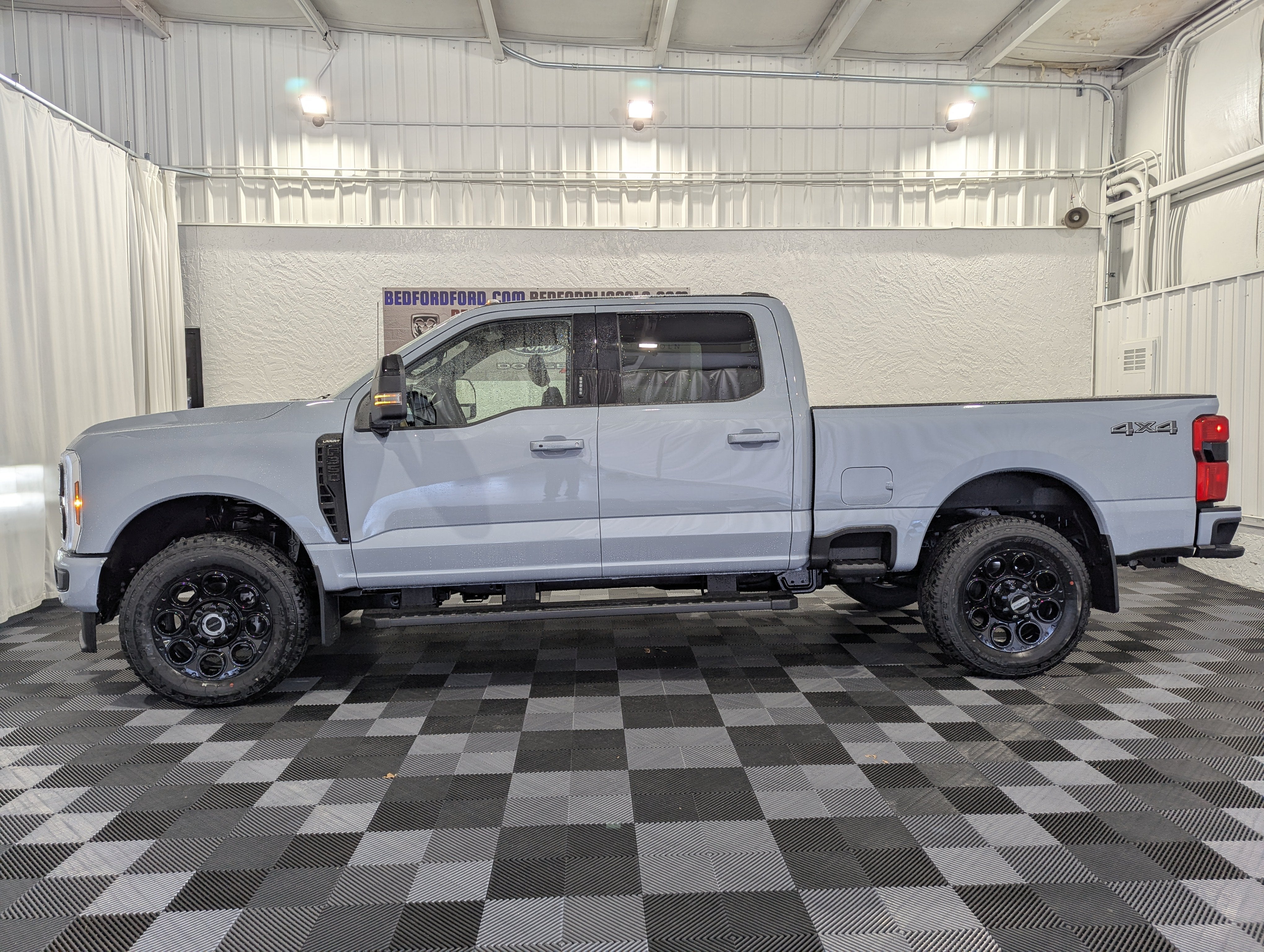 2027 Ford Super Duty F-350 SRW LARIAT