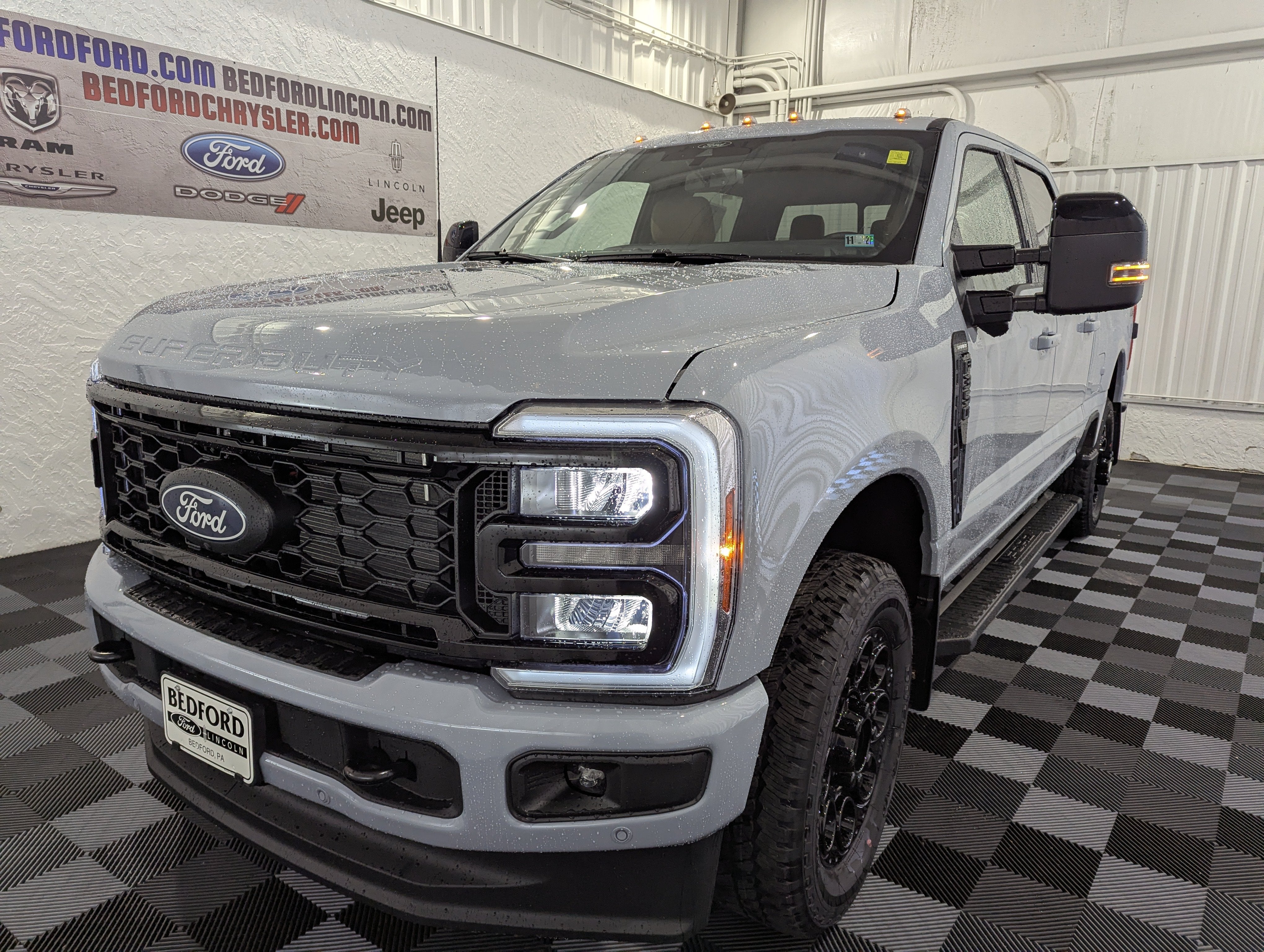 2027 Ford Super Duty F-350 SRW LARIAT