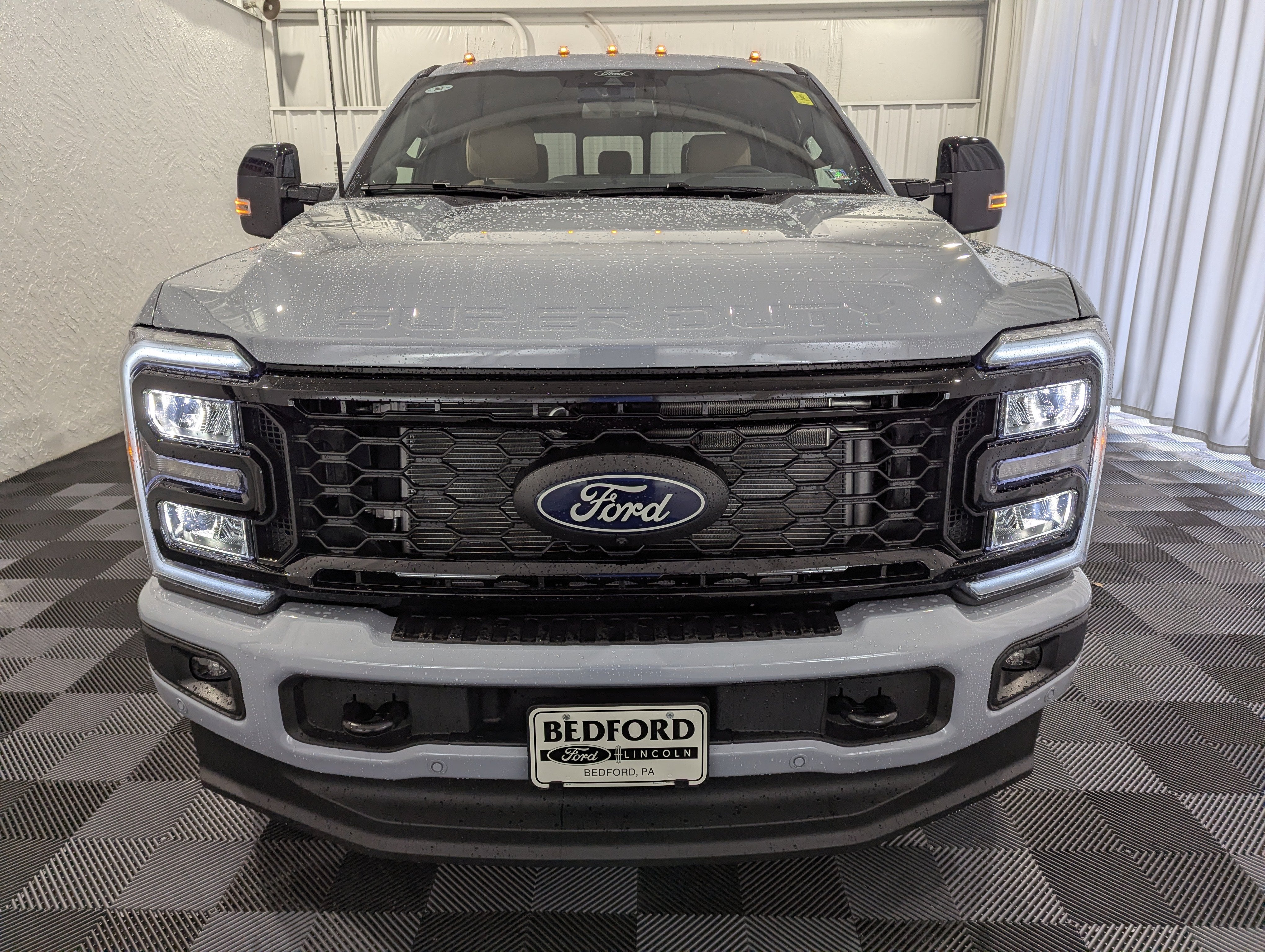 2027 Ford Super Duty F-350 SRW LARIAT