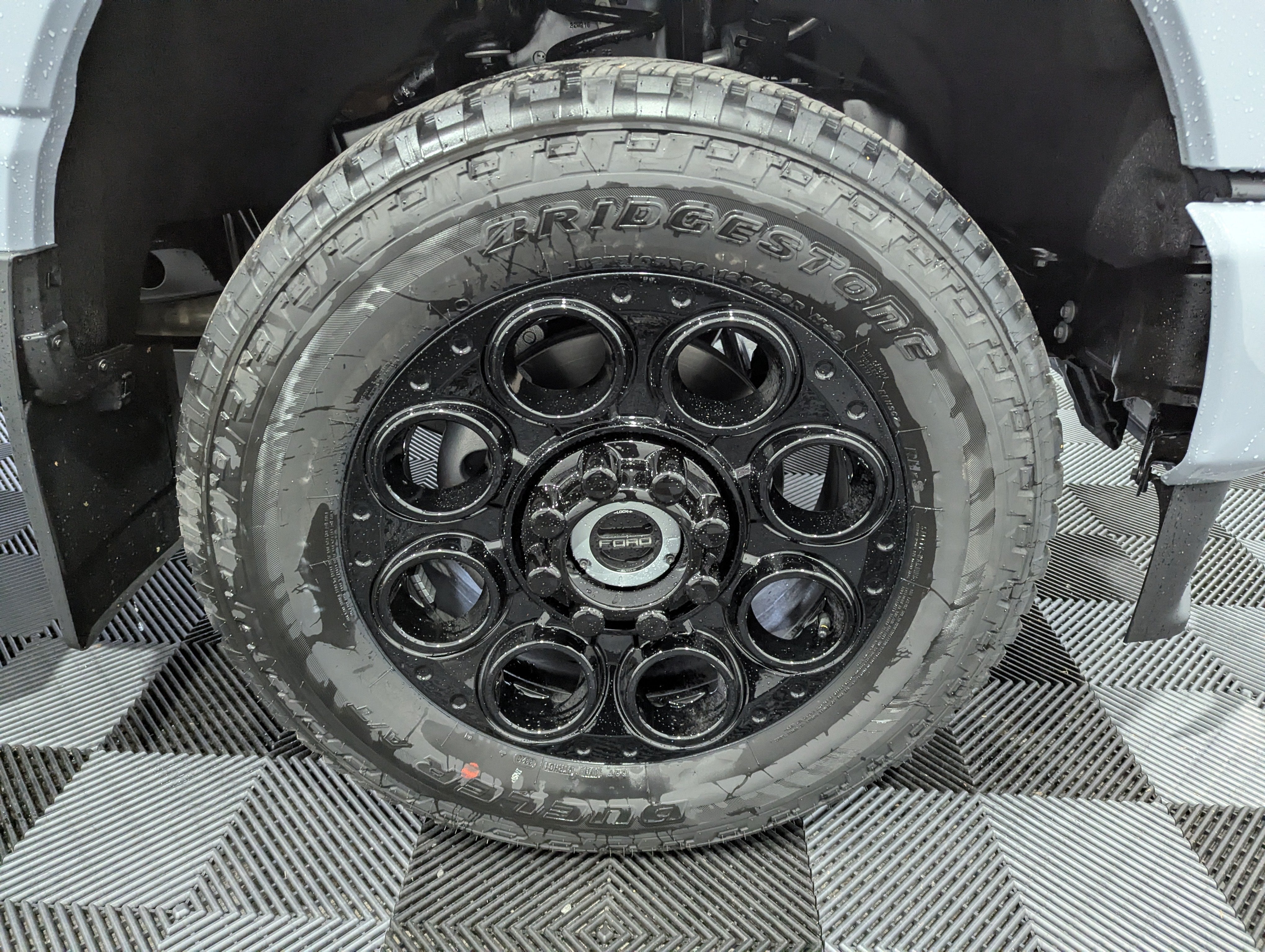 2027 Ford Super Duty F-350 SRW LARIAT