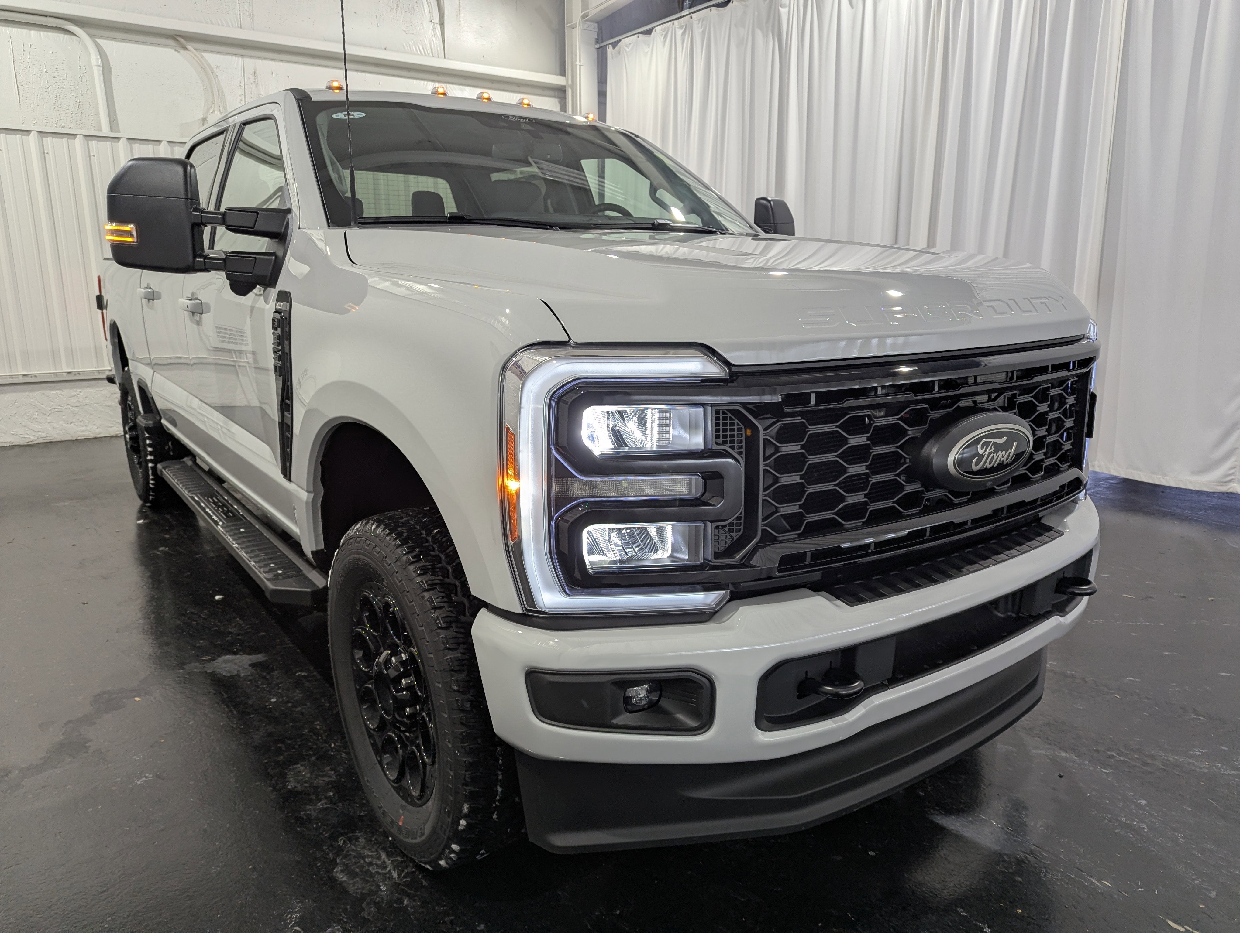 2026 Ford Super Duty F-350 SRW XLT