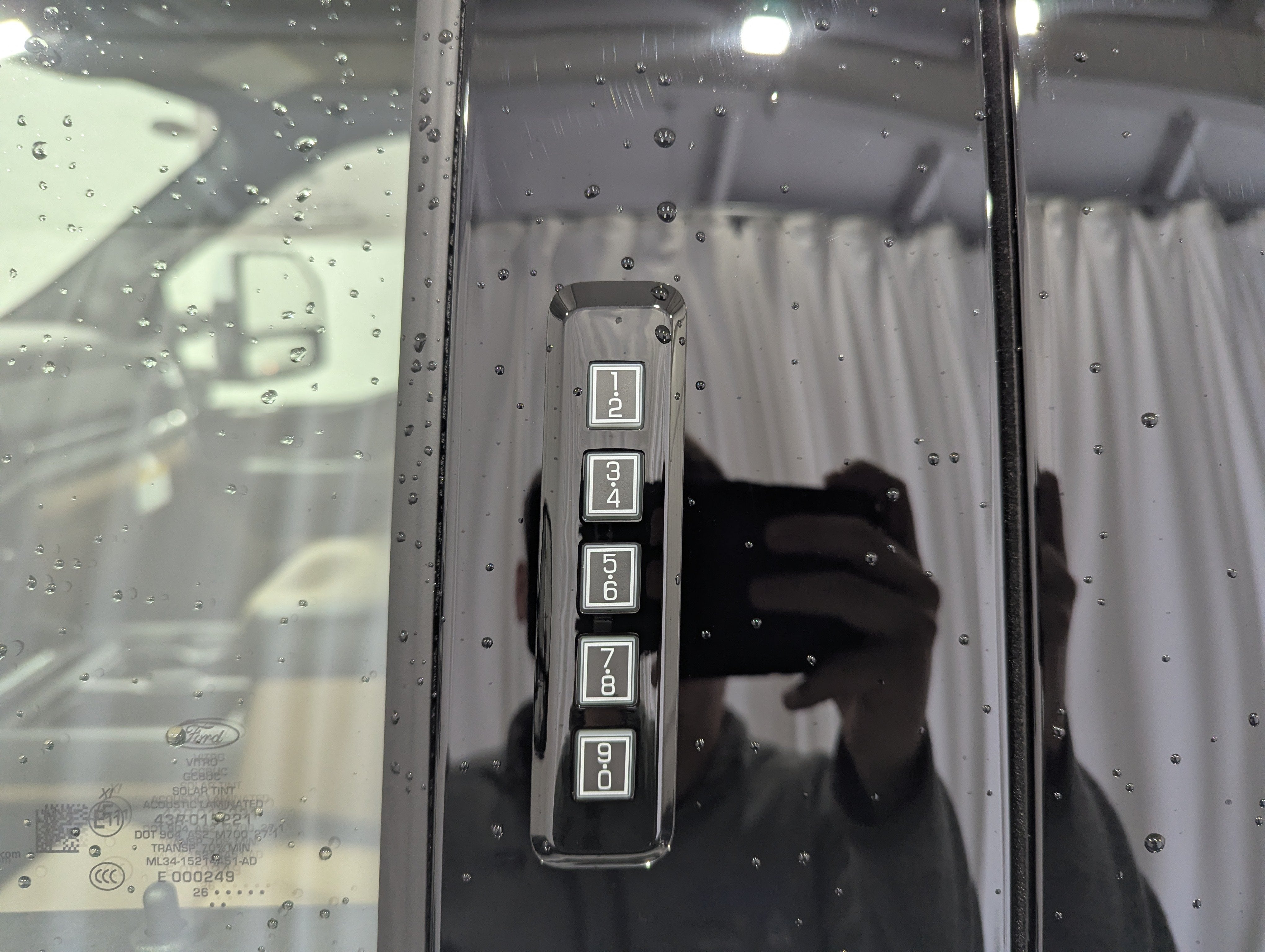 2027 Ford Super Duty F-350 DRW Lariat