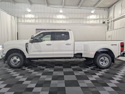 2027 Ford Super Duty F-350 DRW Lariat