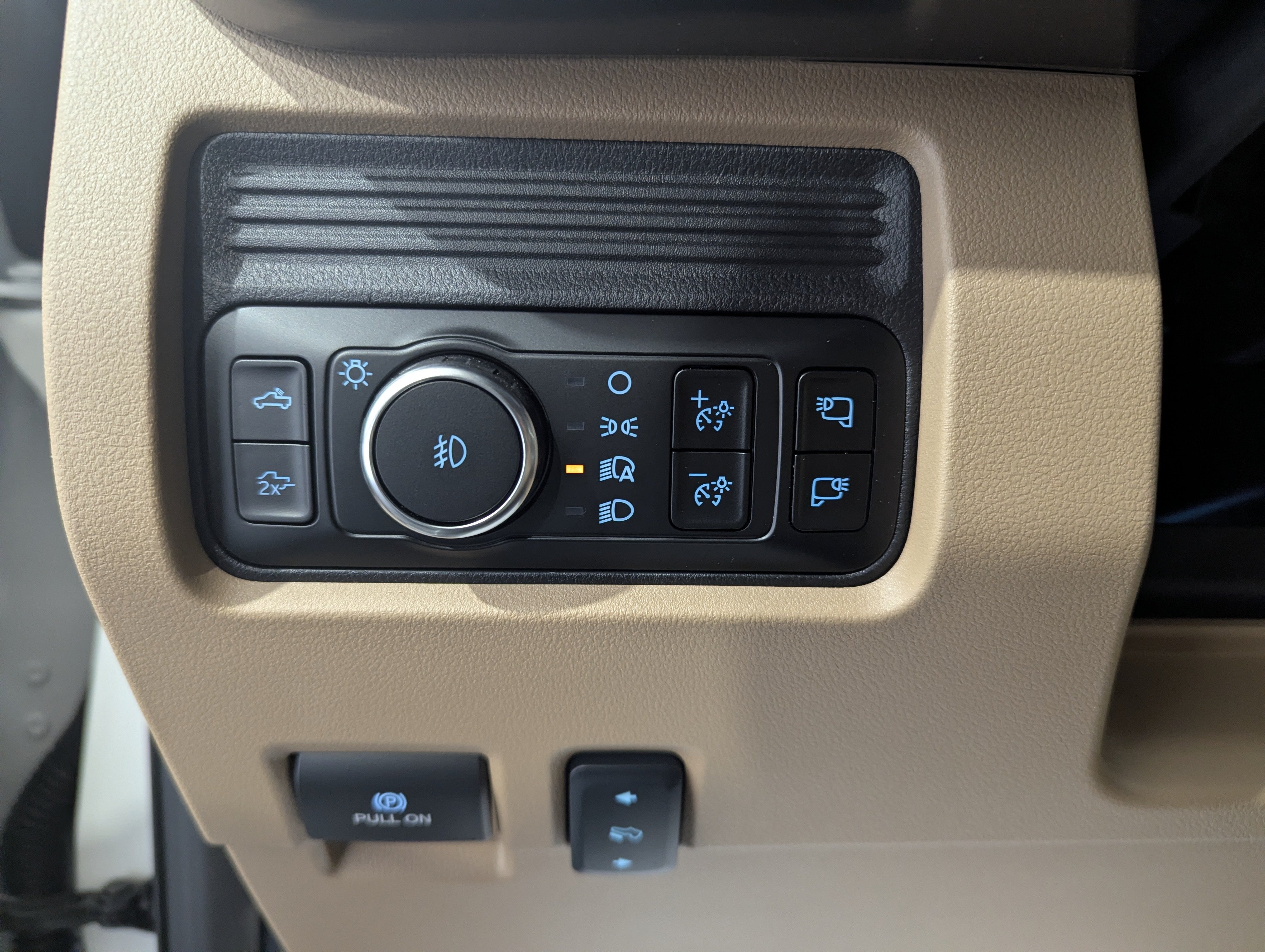 2027 Ford Super Duty F-350 DRW Lariat