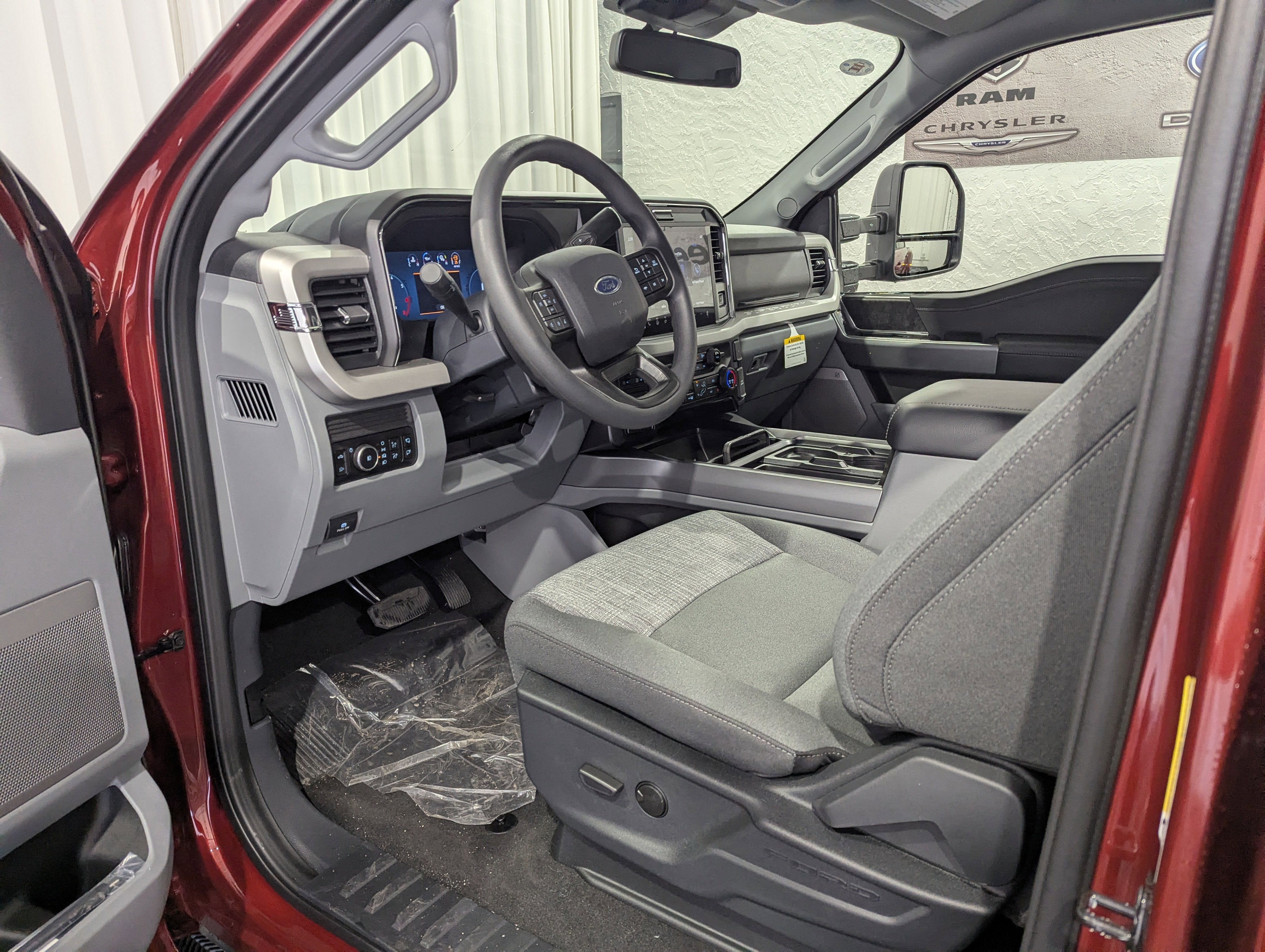 2026 Ford Super Duty F-350 DRW XLT