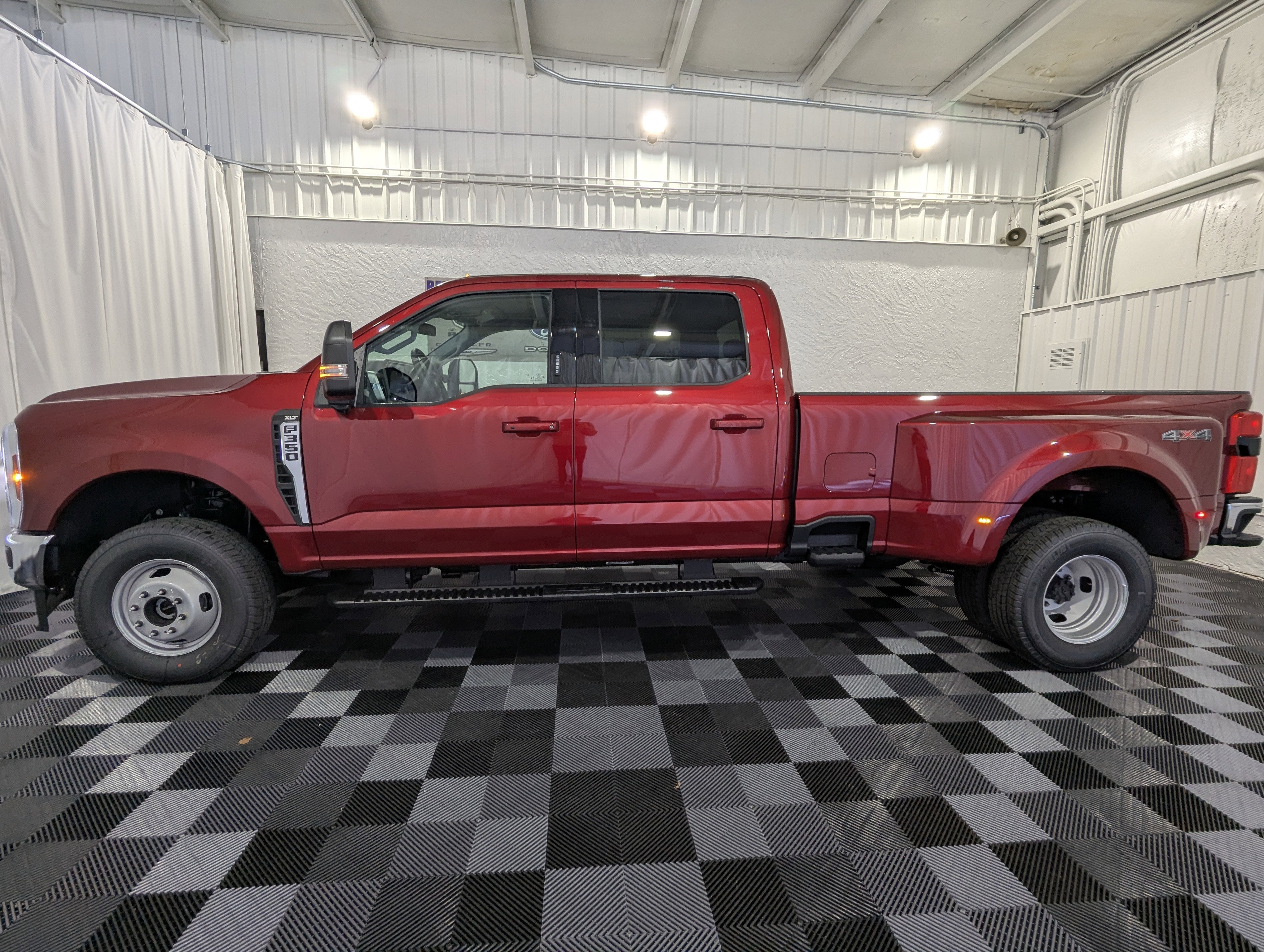 2026 Ford Super Duty F-350 DRW XLT