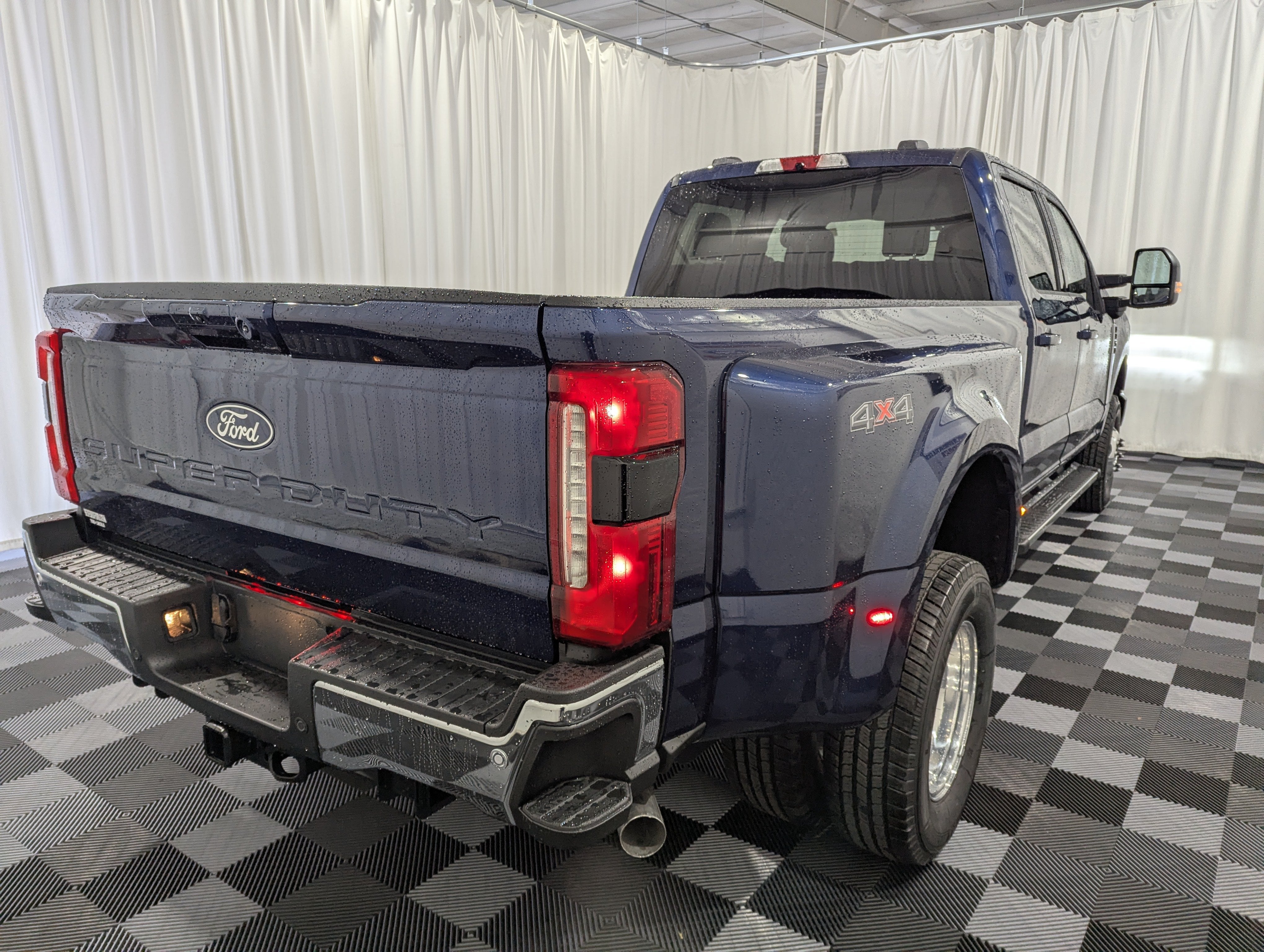 2027 Ford Super Duty F-350 DRW XLT