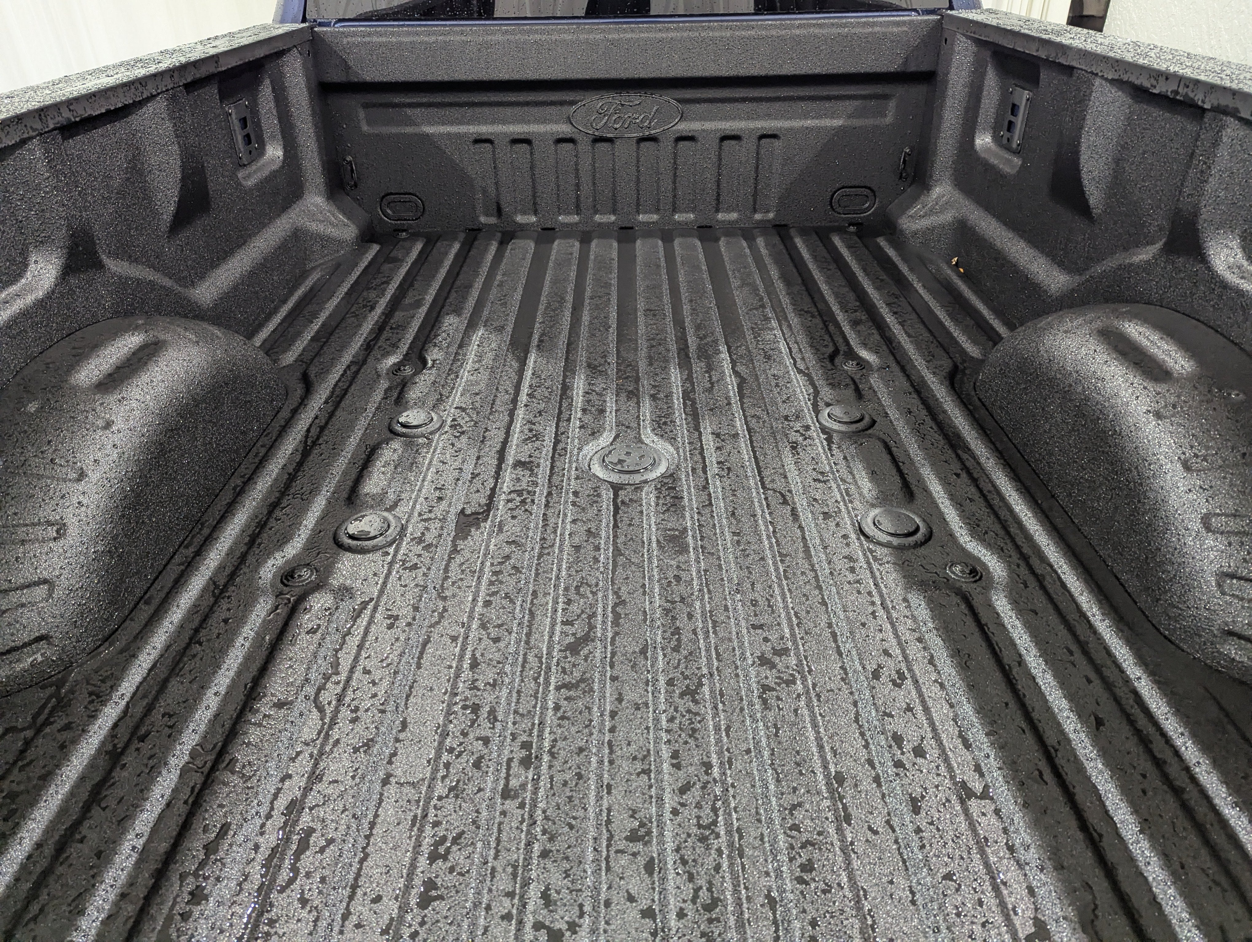 2027 Ford Super Duty F-350 DRW XLT