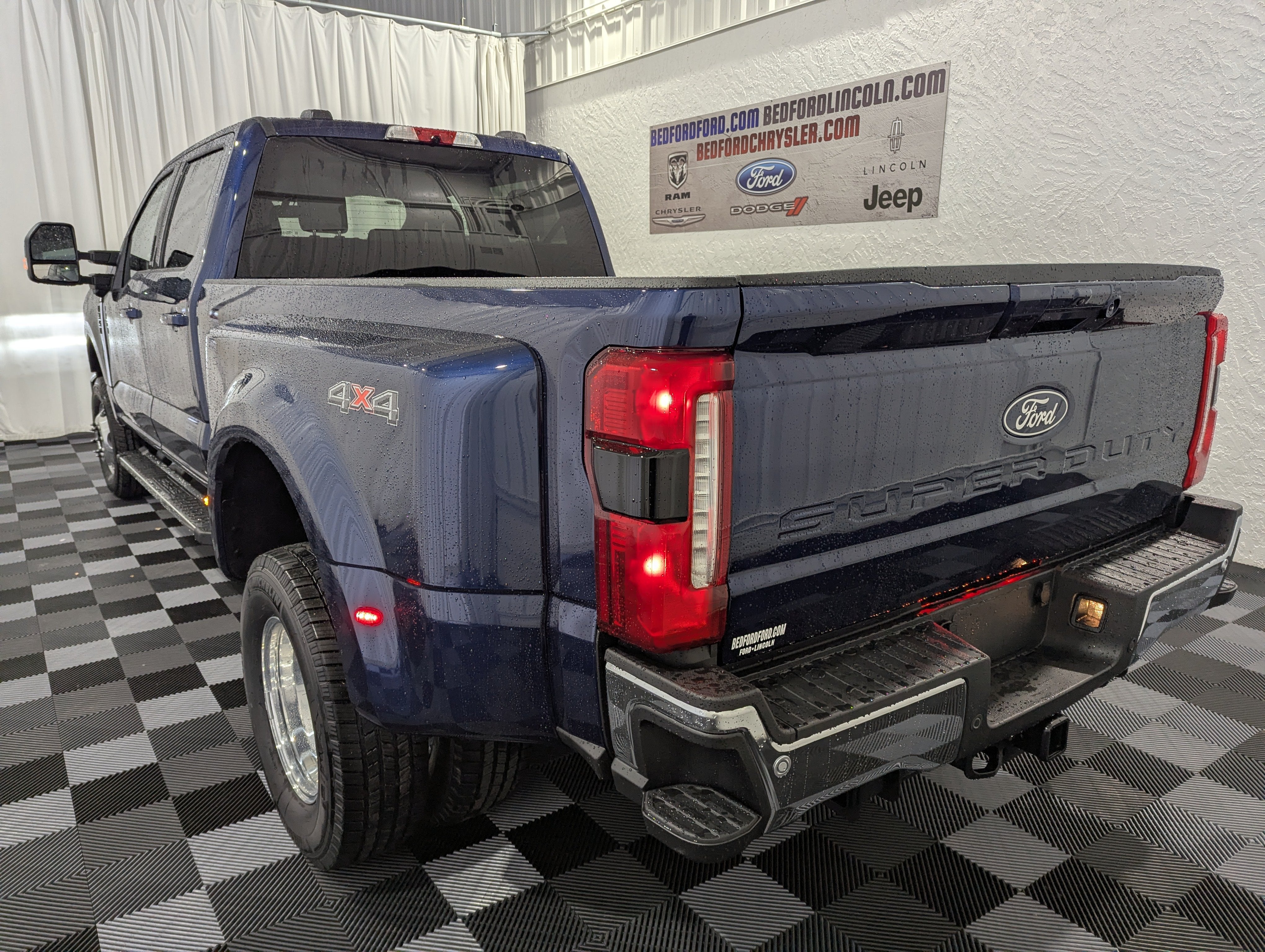 2027 Ford Super Duty F-350 DRW XLT