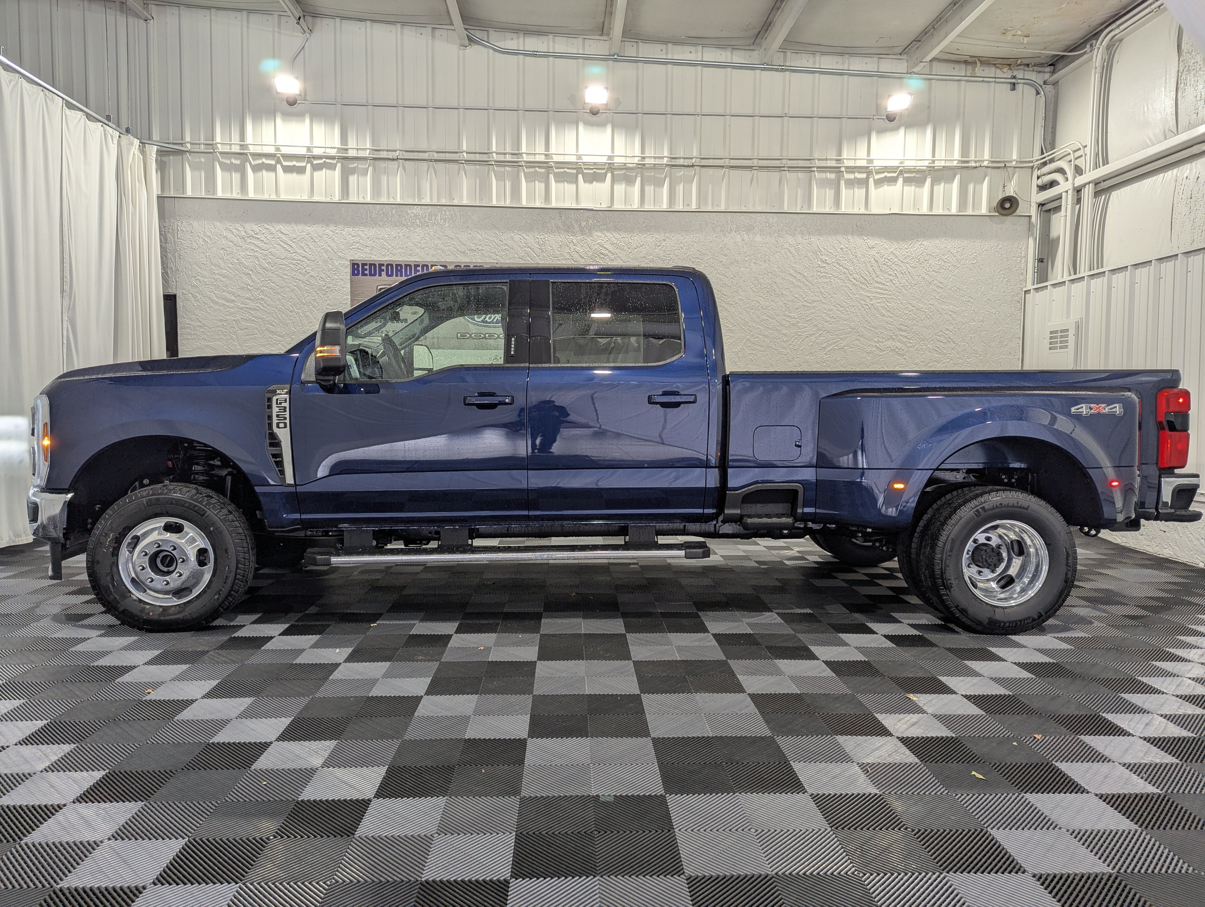 2027 Ford Super Duty F-350 DRW XLT