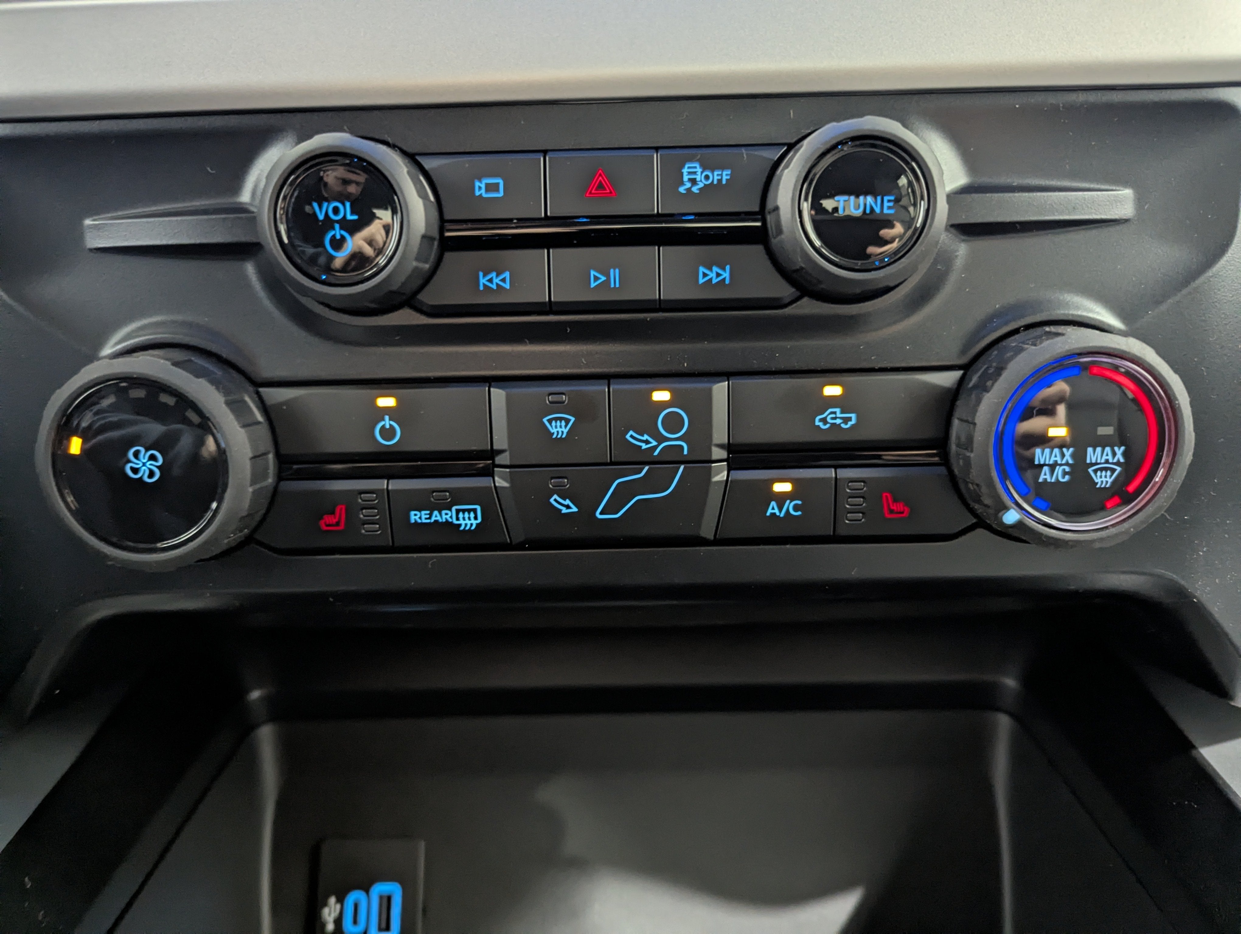 2027 Ford Super Duty F-350 DRW XLT