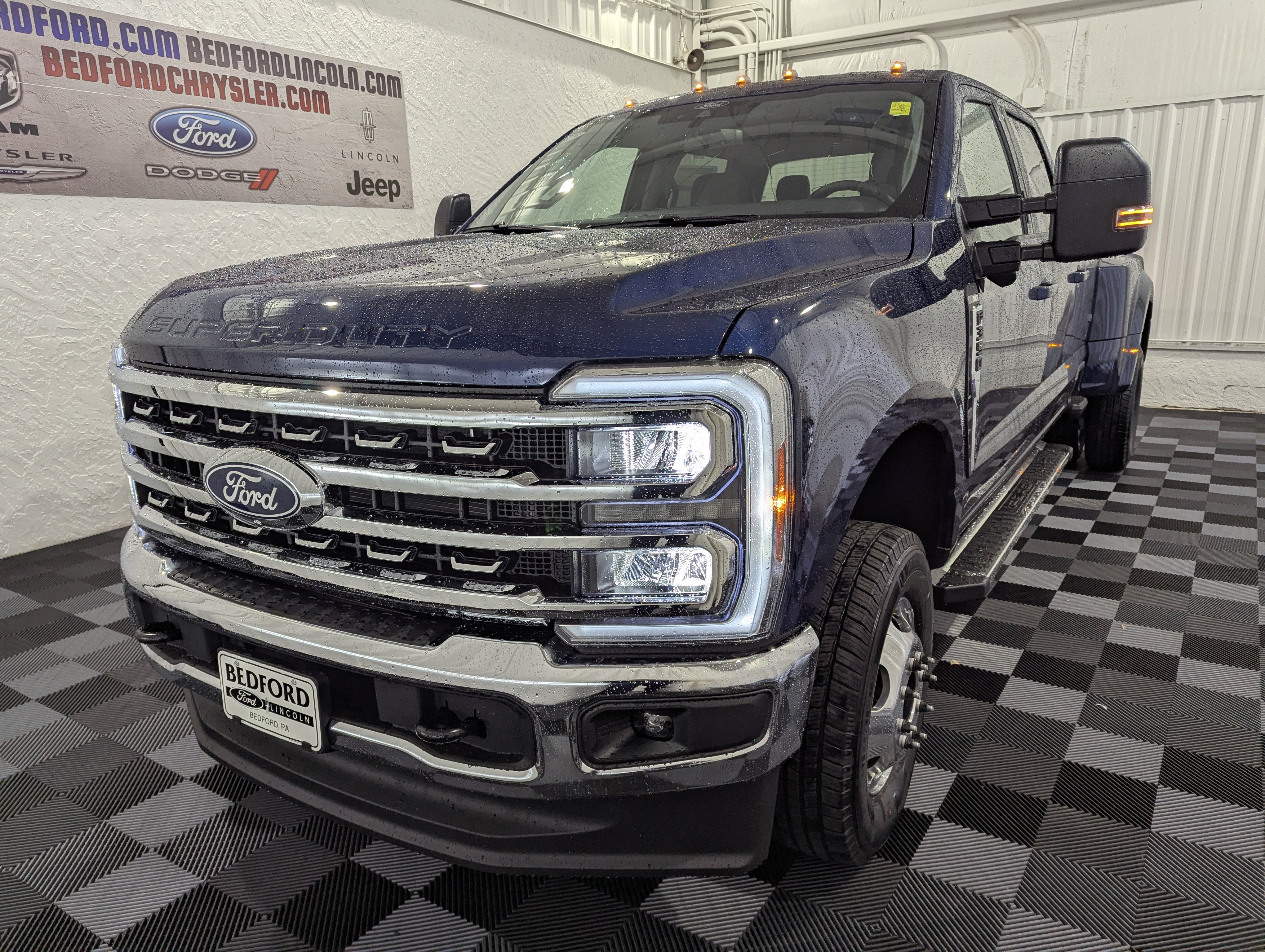 2027 Ford Super Duty F-350 DRW XLT