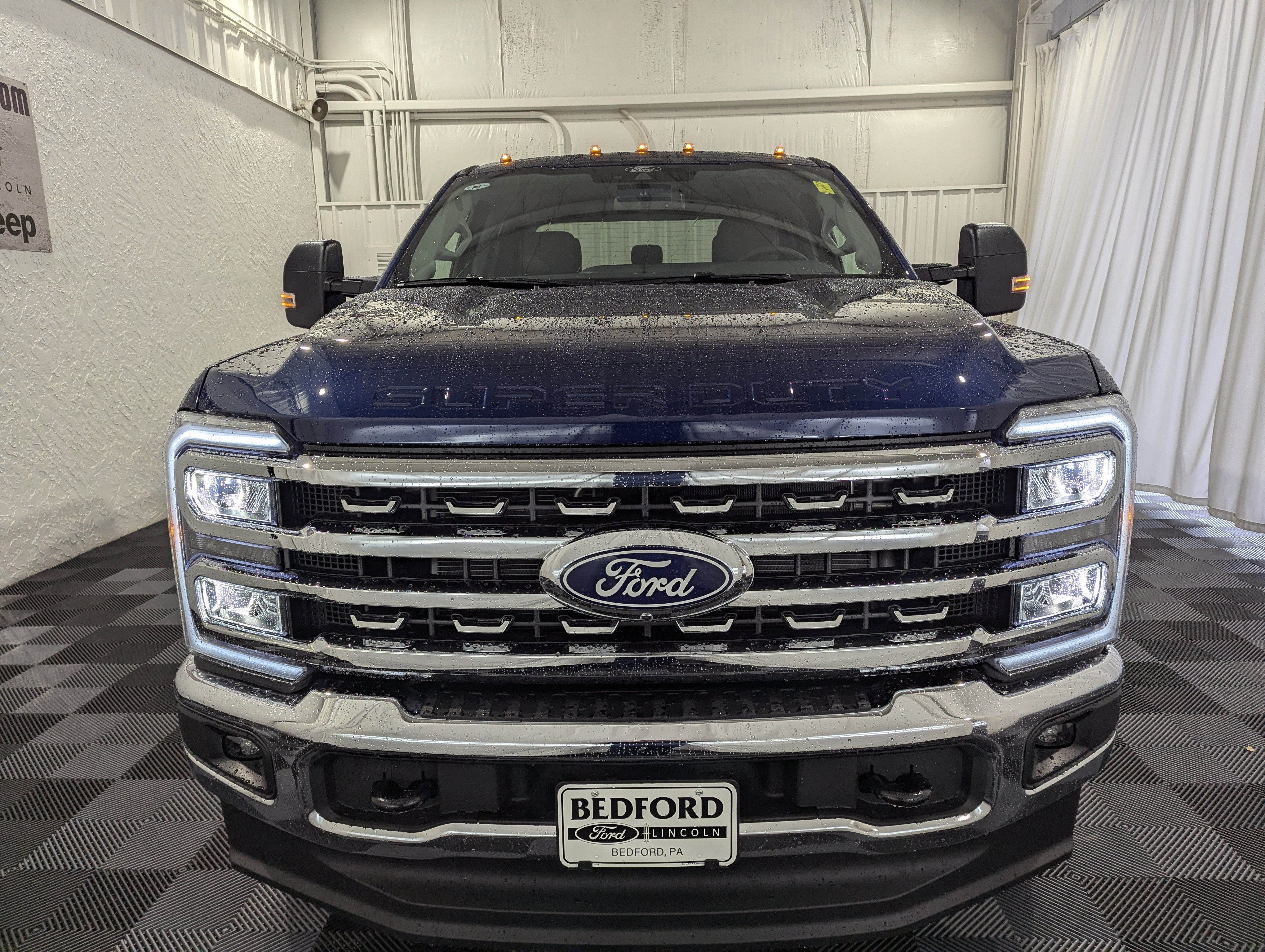 2027 Ford Super Duty F-350 DRW XLT