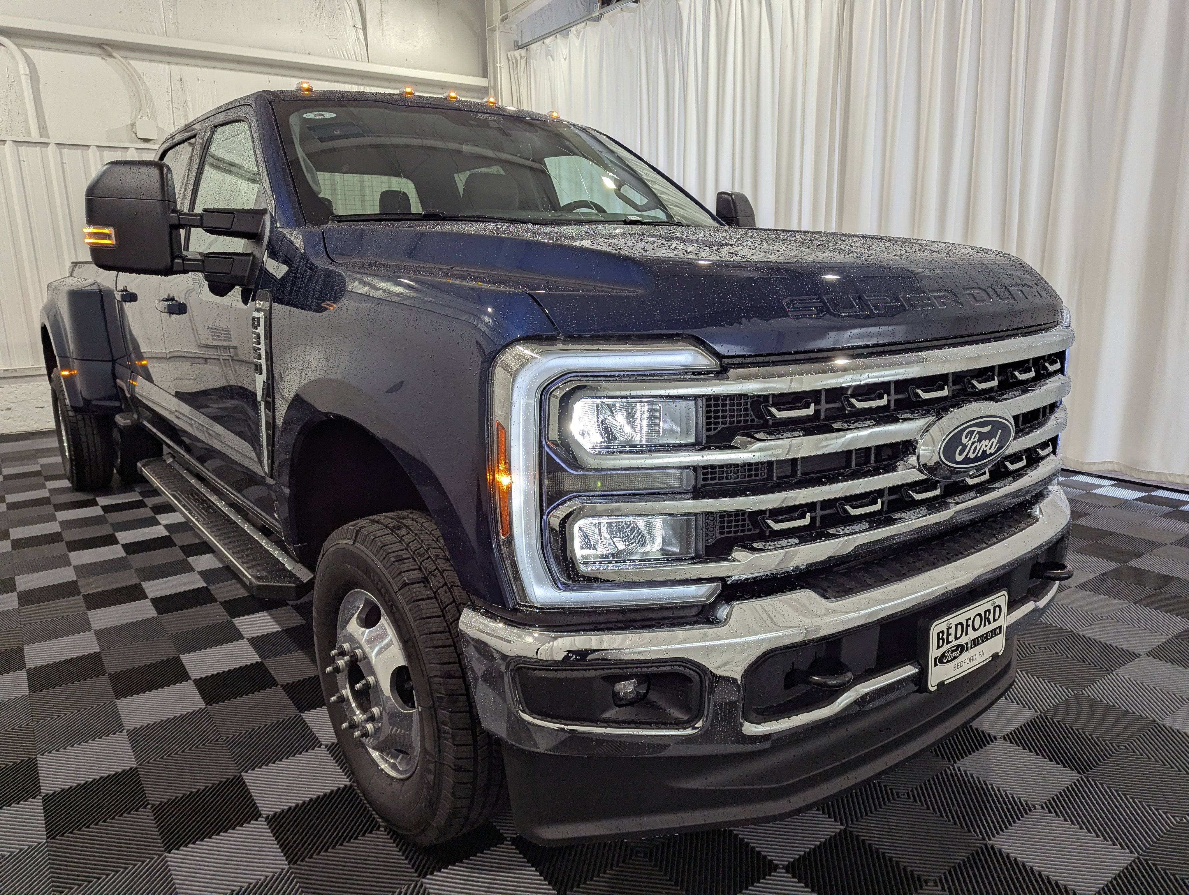 2027 Ford Super Duty F-350 DRW XLT
