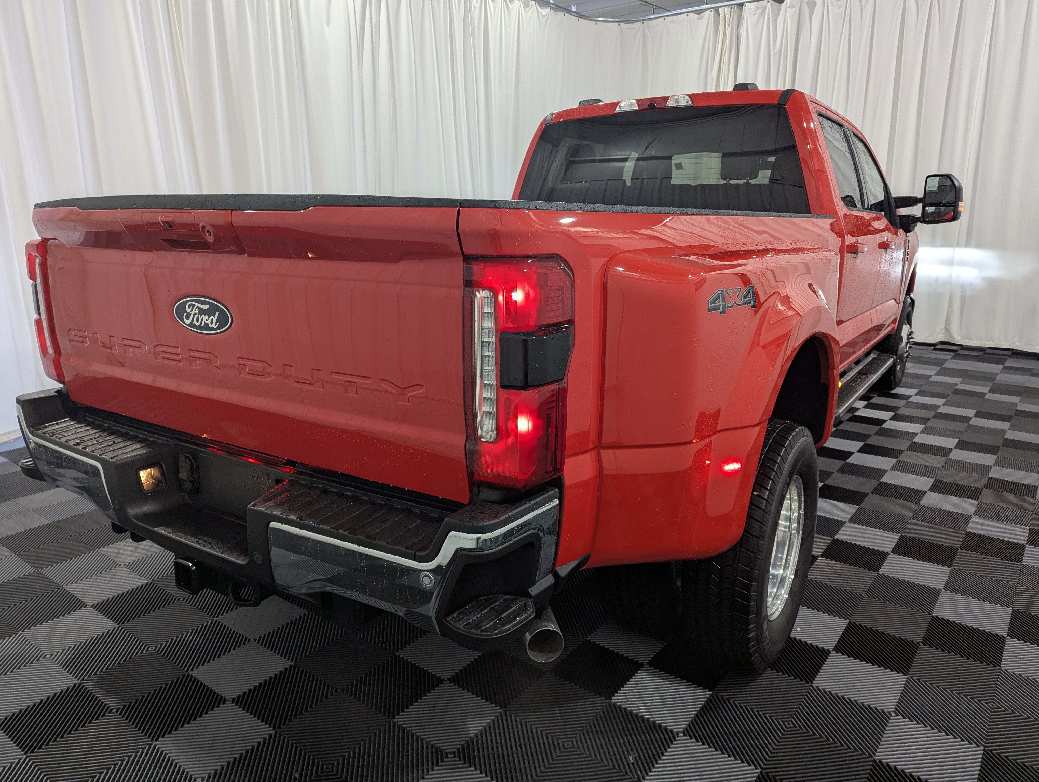 2027 Ford Super Duty F-350 DRW XLT