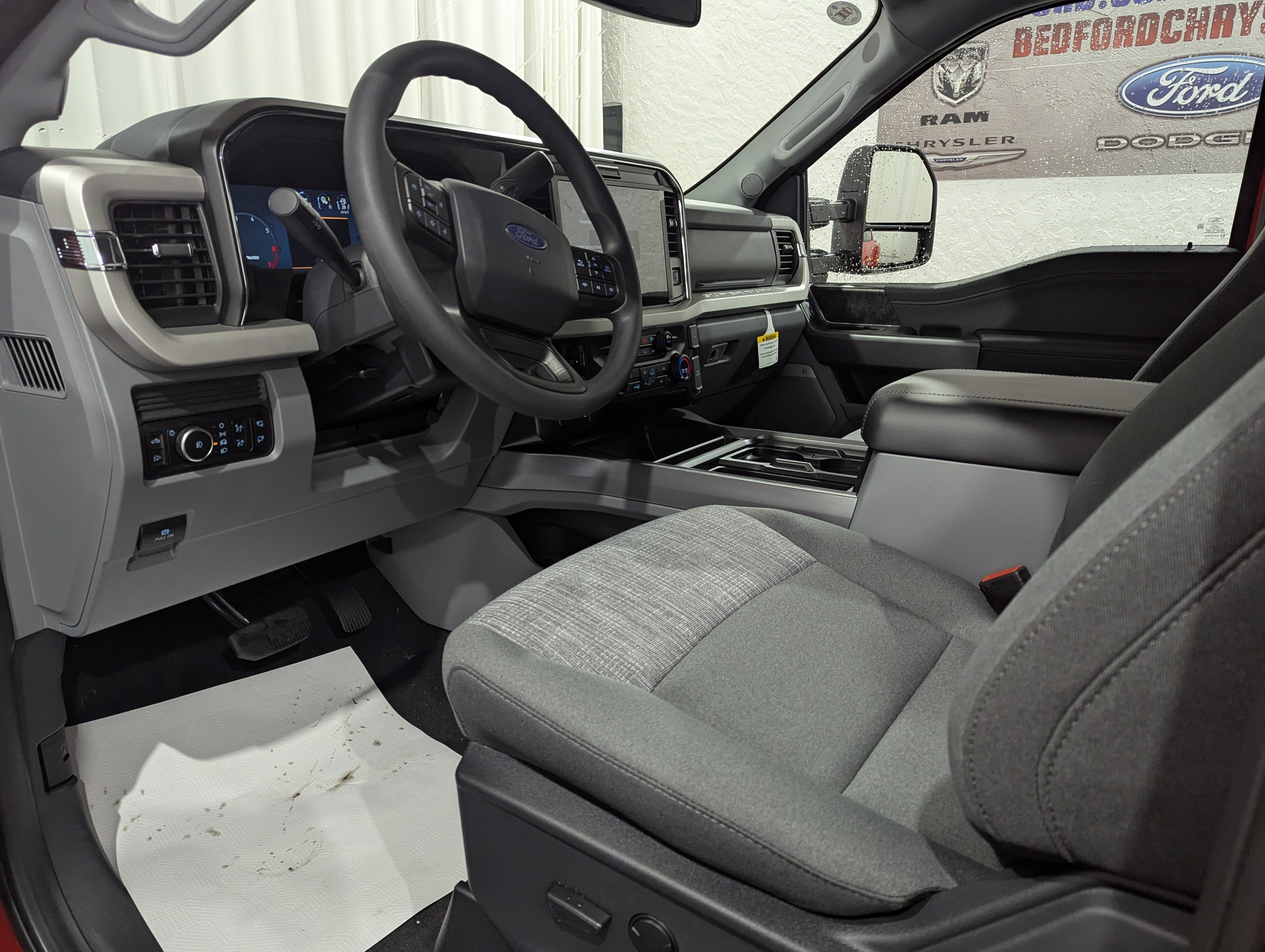 2027 Ford Super Duty F-350 DRW XLT