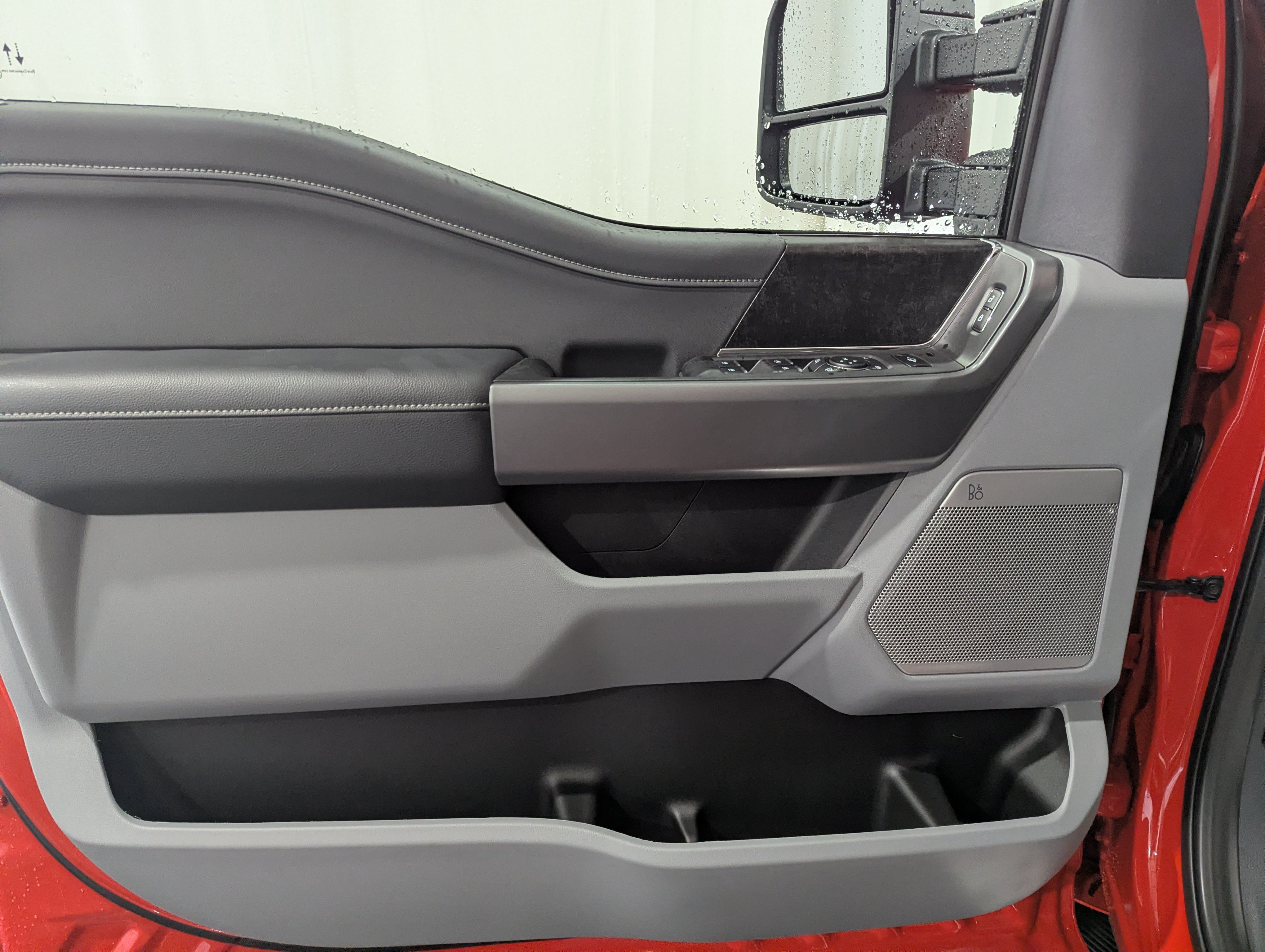 2027 Ford Super Duty F-350 DRW XLT