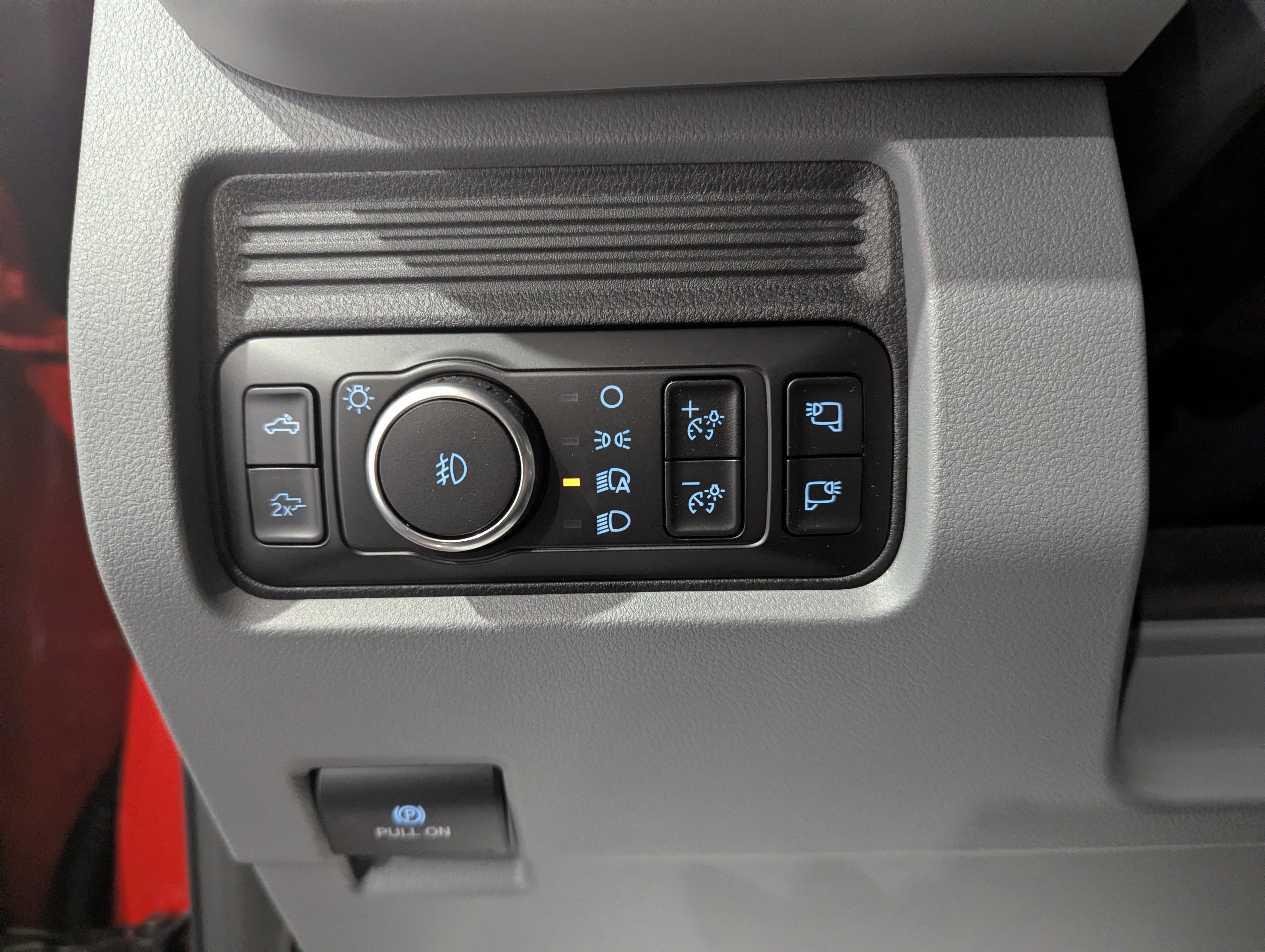 2027 Ford Super Duty F-350 DRW XLT