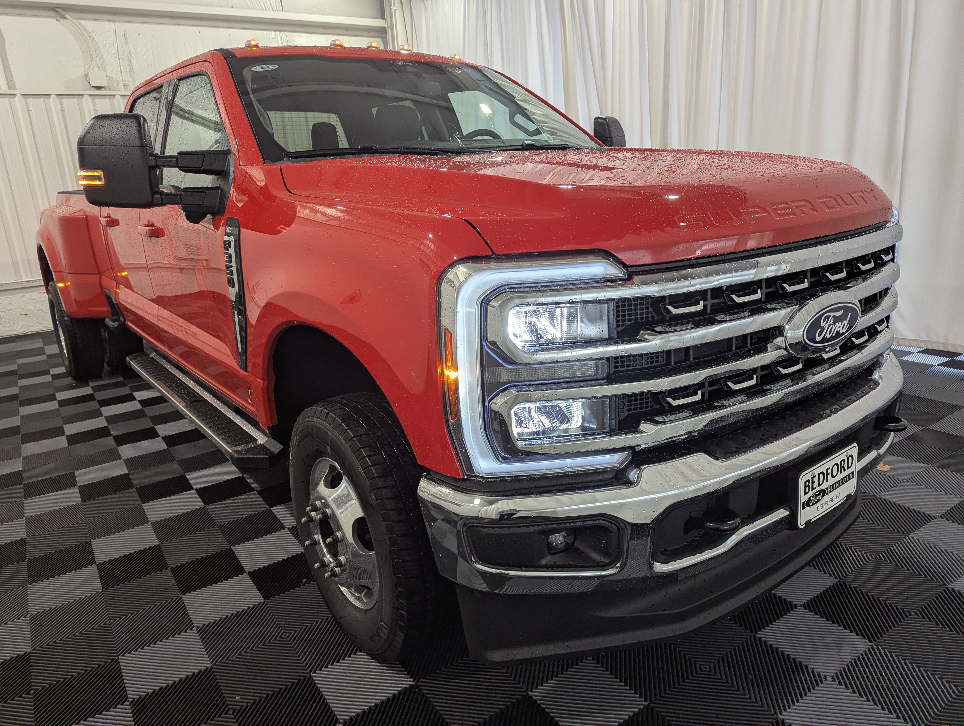 2027 Ford Super Duty F-350 DRW XLT