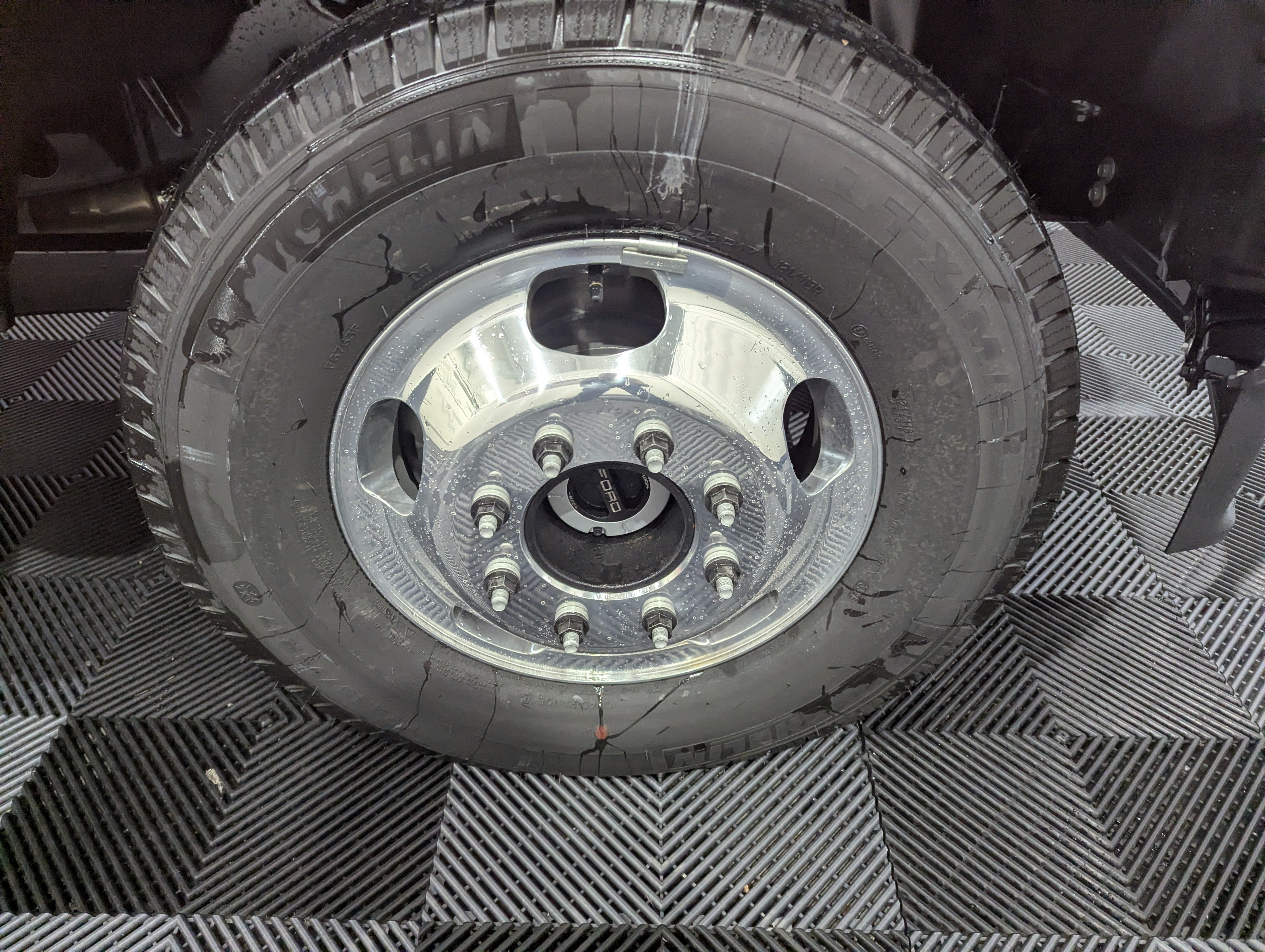 2027 Ford Super Duty F-350 DRW XLT