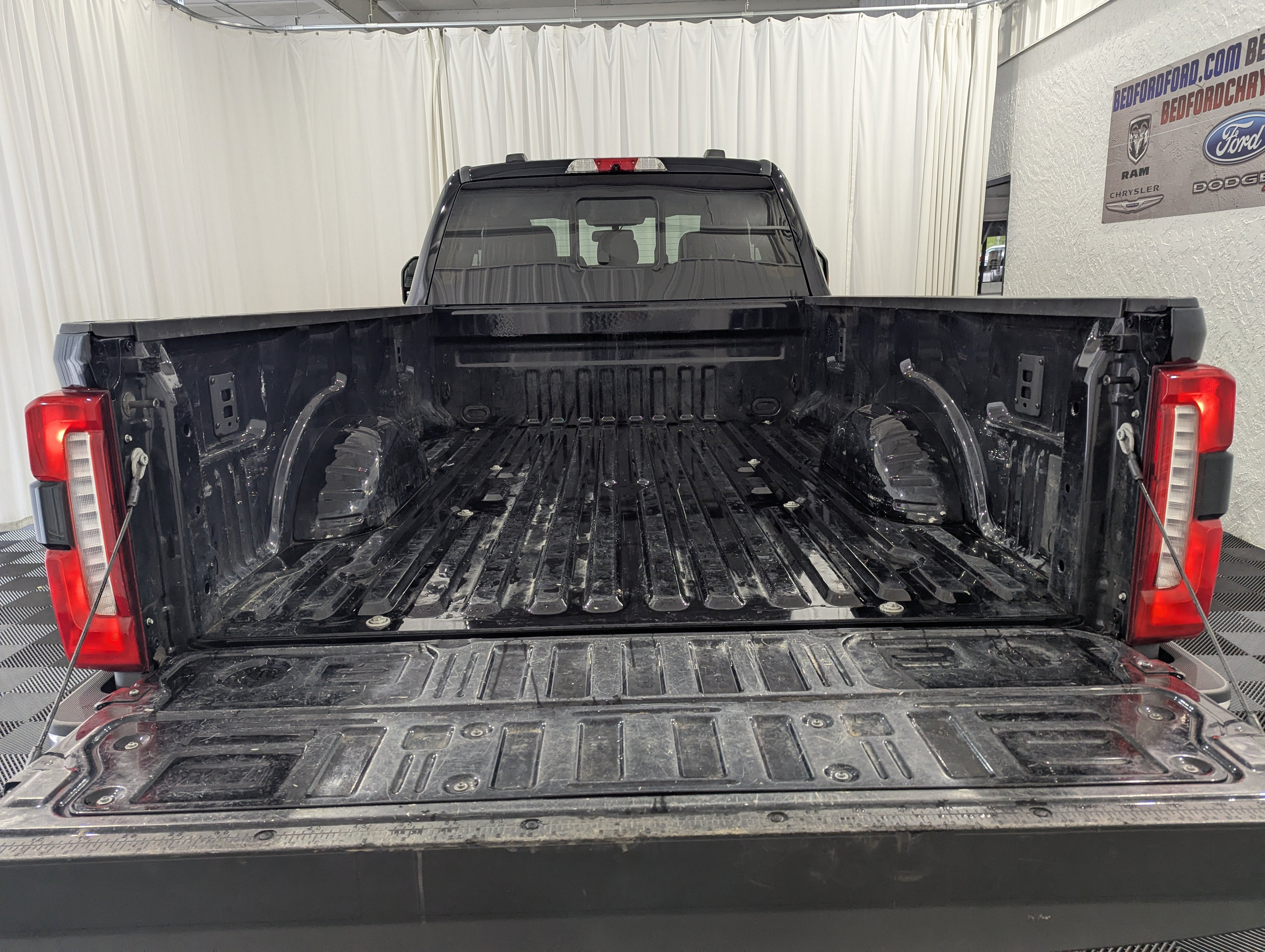 2024 Ford Super Duty F-350 DRW Lariat