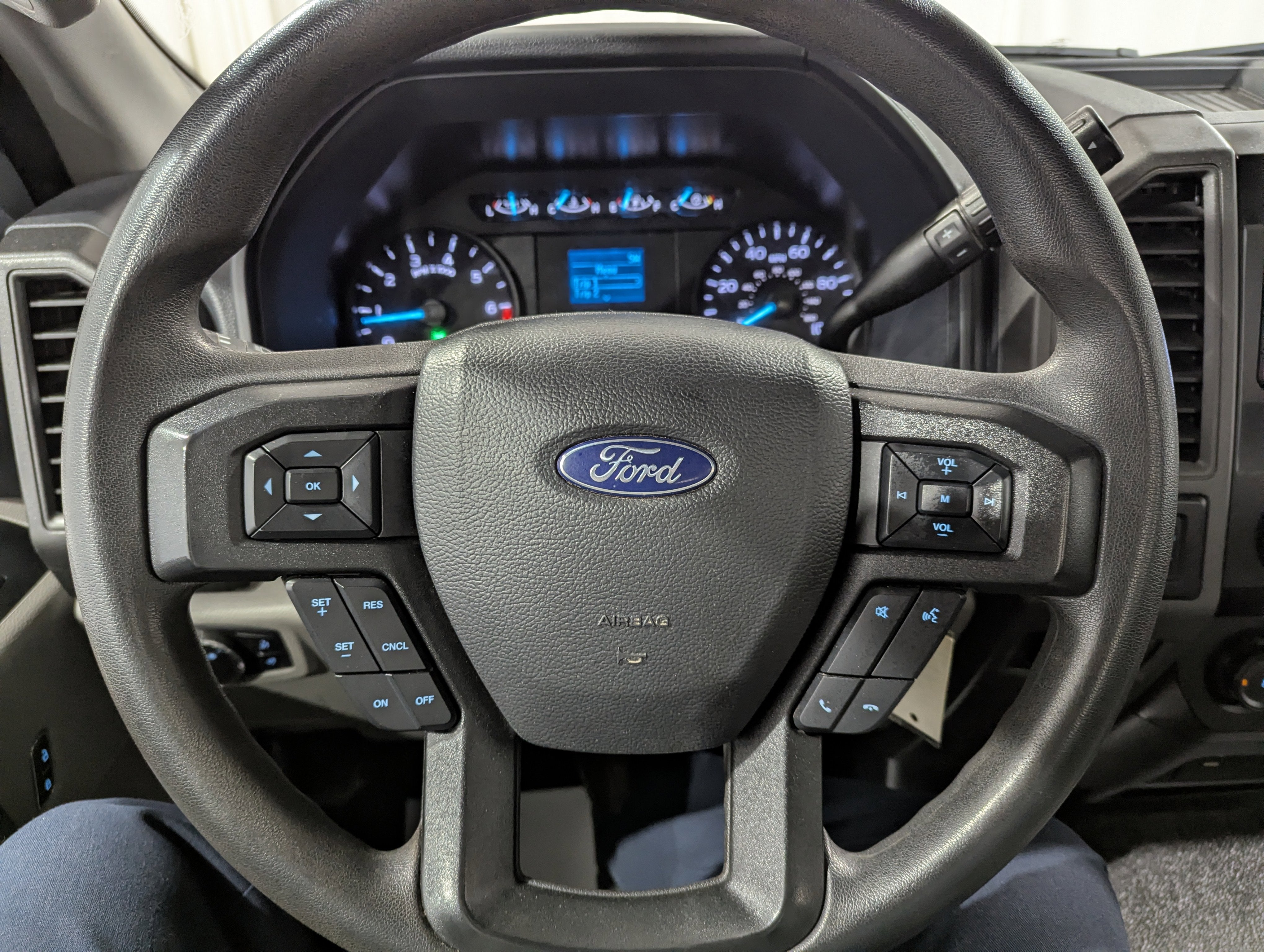 2022 Ford Super Duty F-350 SRW XL