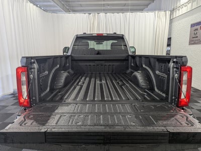 2027 Ford Super Duty F-350 DRW XLT