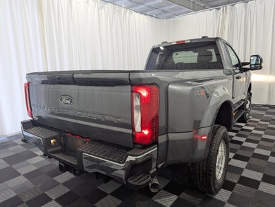 2027 Ford Super Duty F-350 DRW XLT