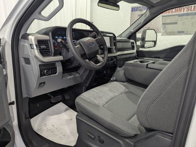 2027 Ford Super Duty F-450 DRW XLT