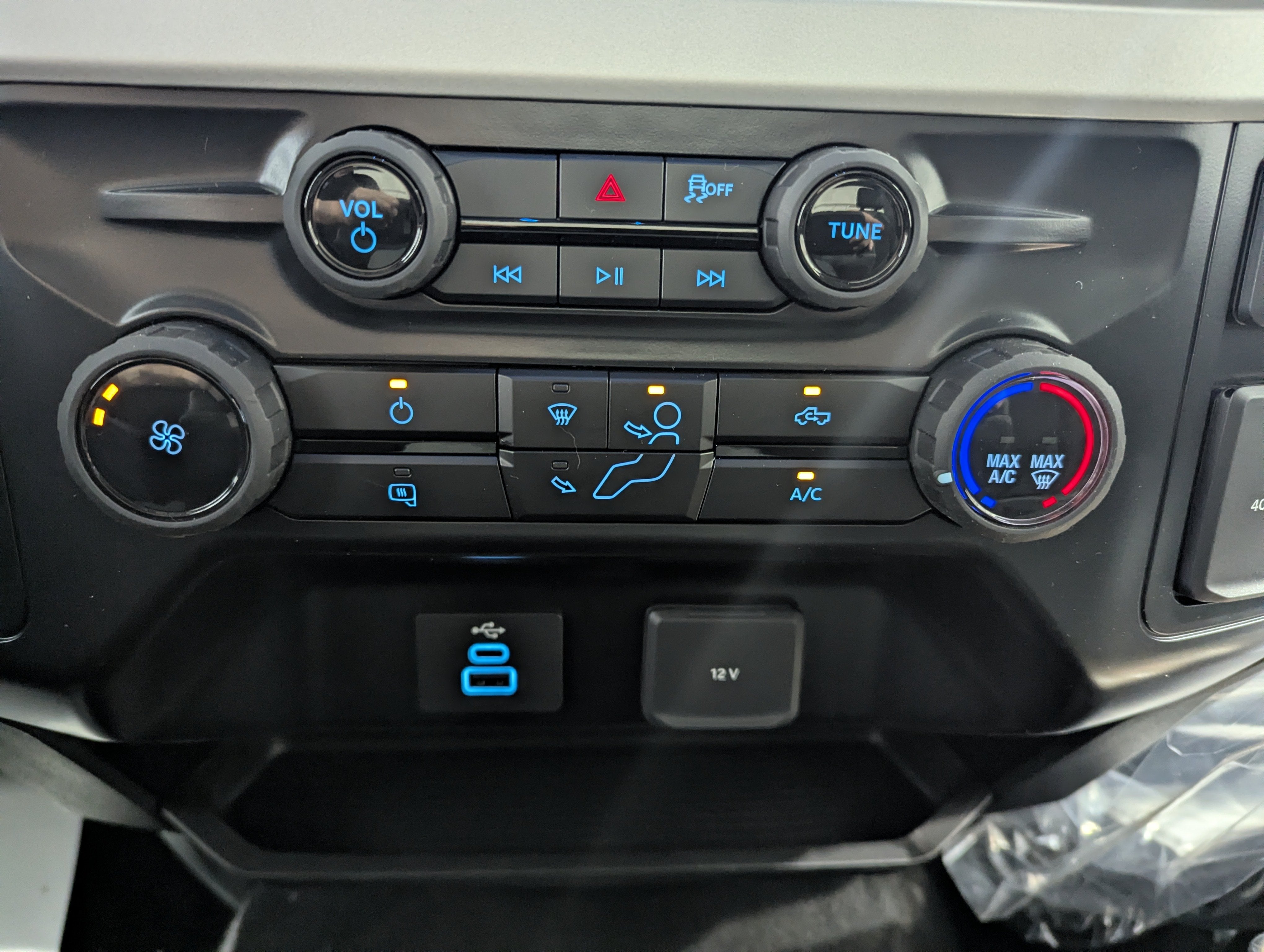 2027 Ford Super Duty F-450 DRW XLT