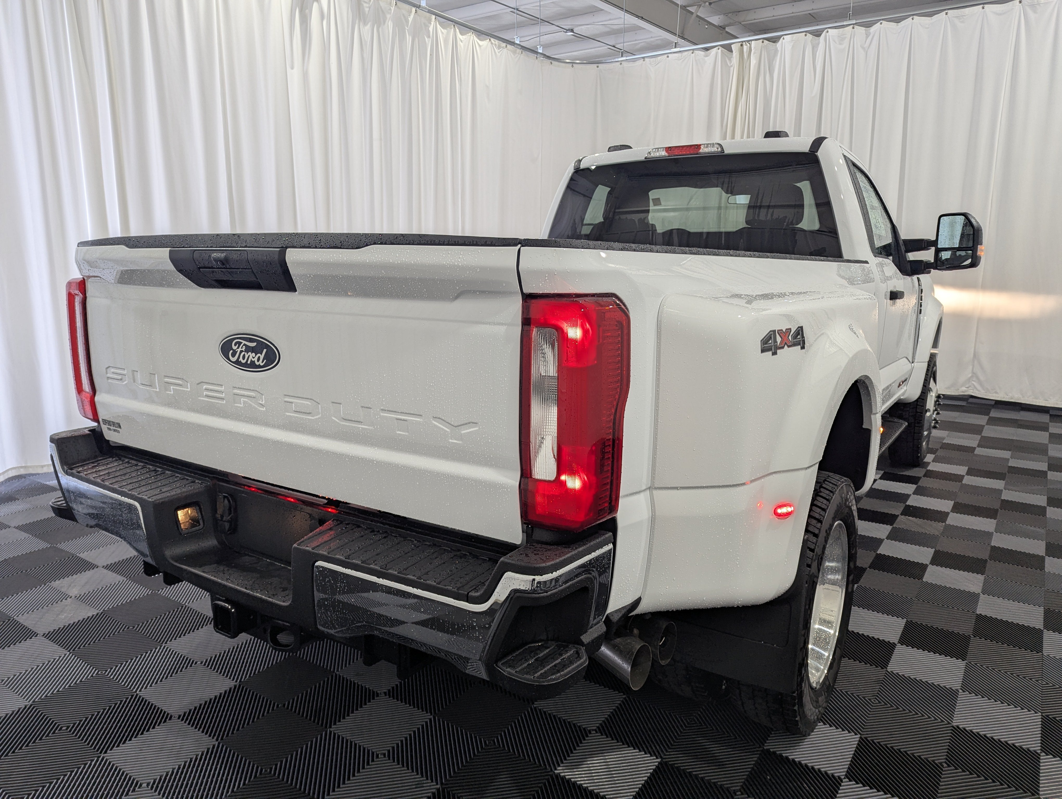 2027 Ford Super Duty F-450 DRW XLT