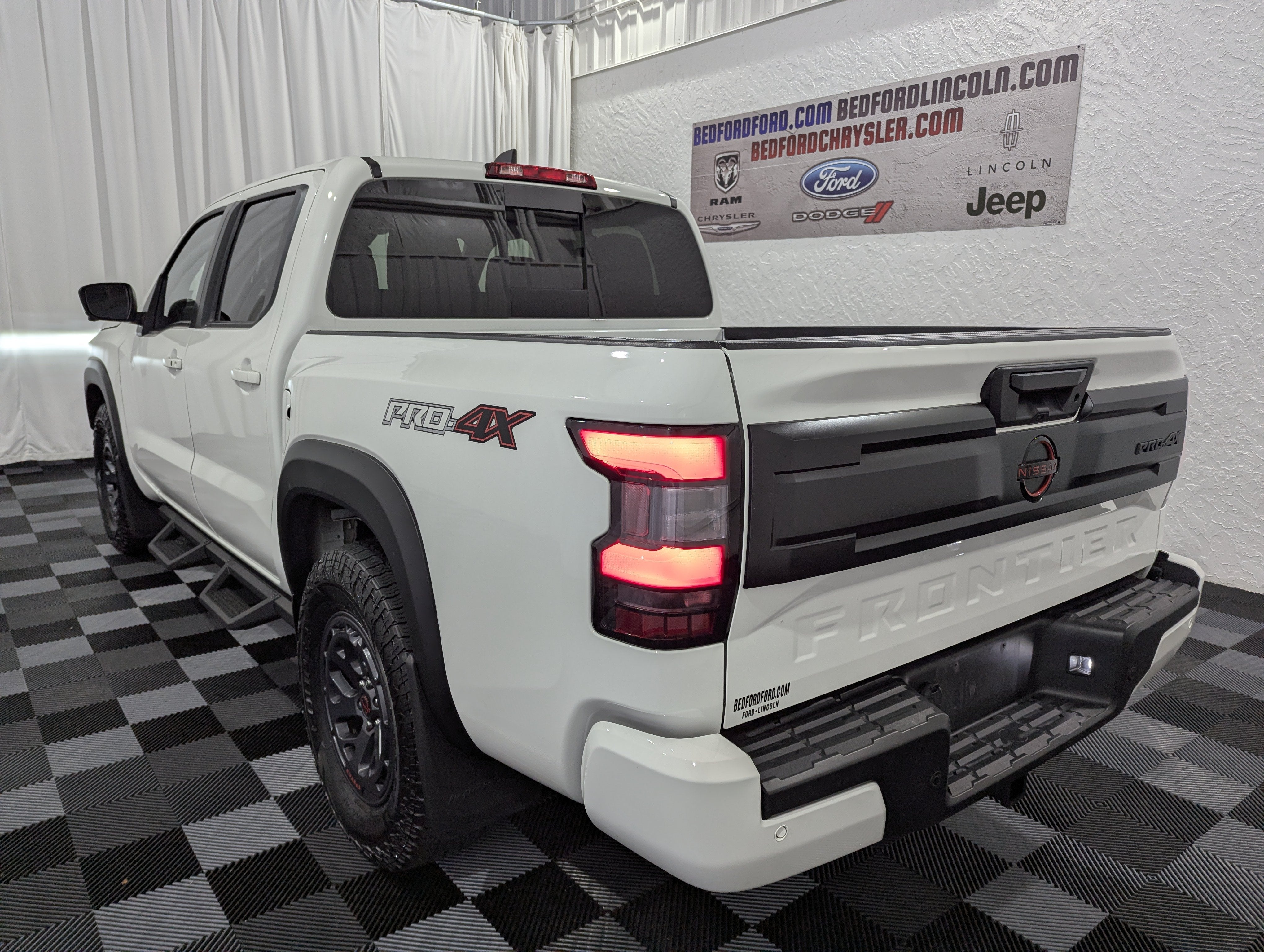 2025 Nissan Frontier PRO-4X 4x4