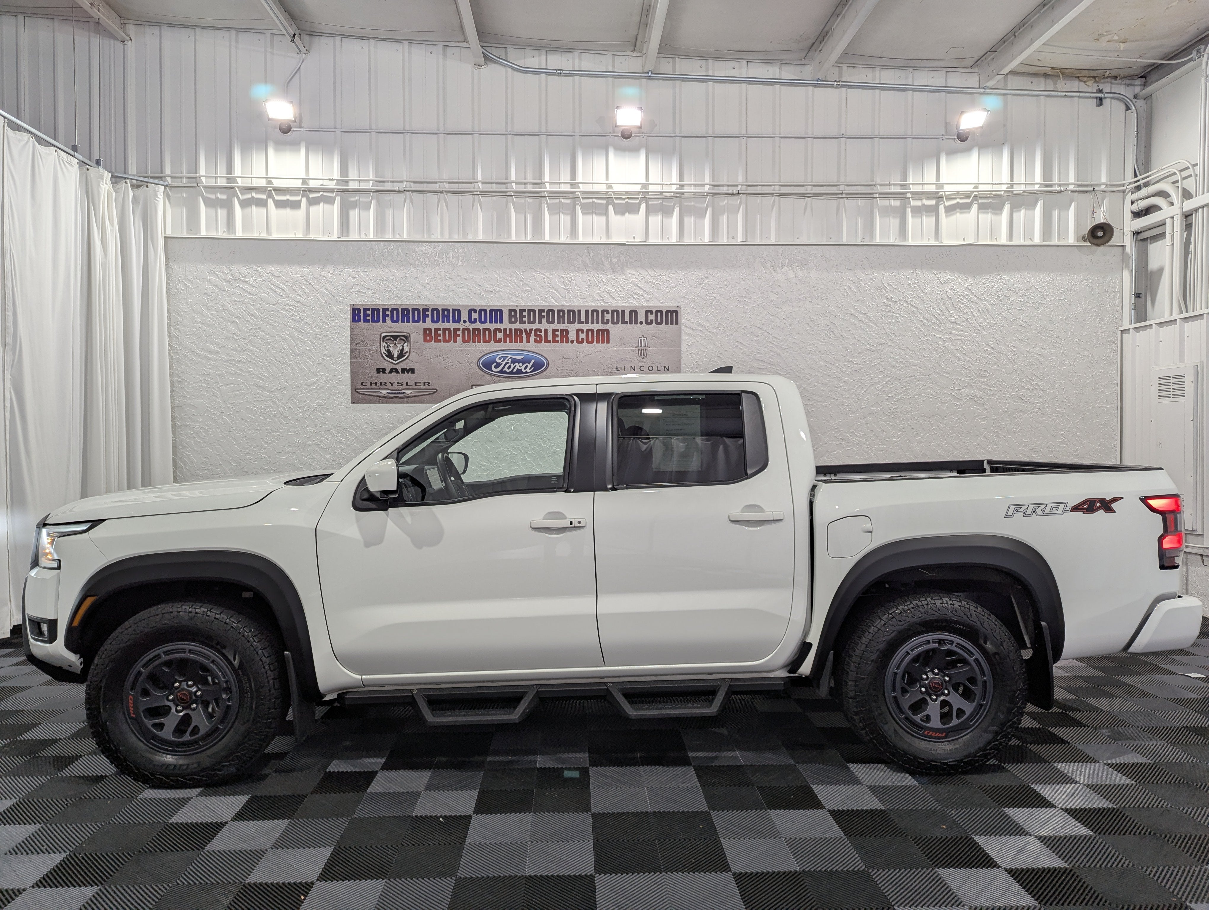 2025 Nissan Frontier PRO-4X 4x4