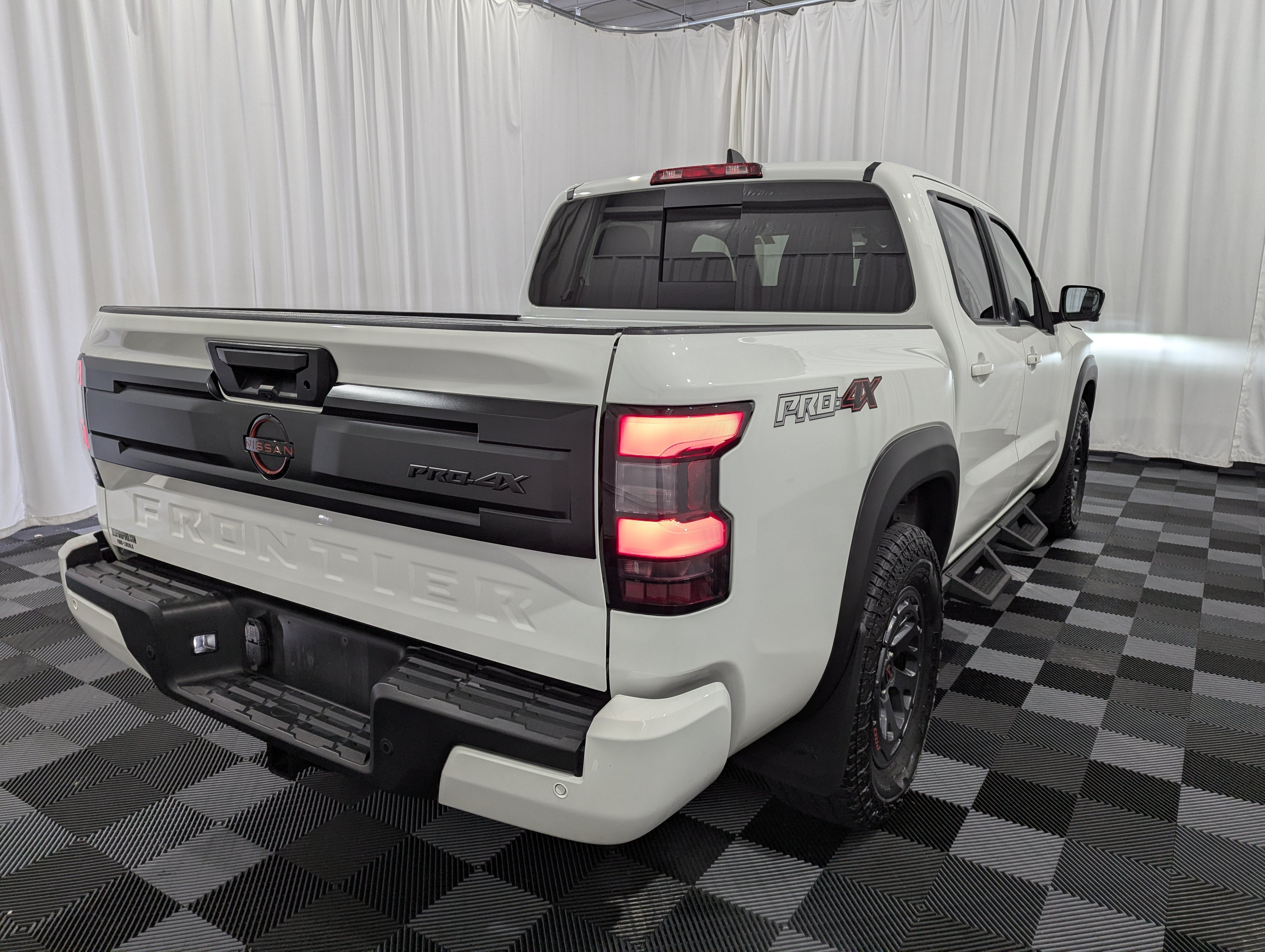 2025 Nissan Frontier PRO-4X 4x4